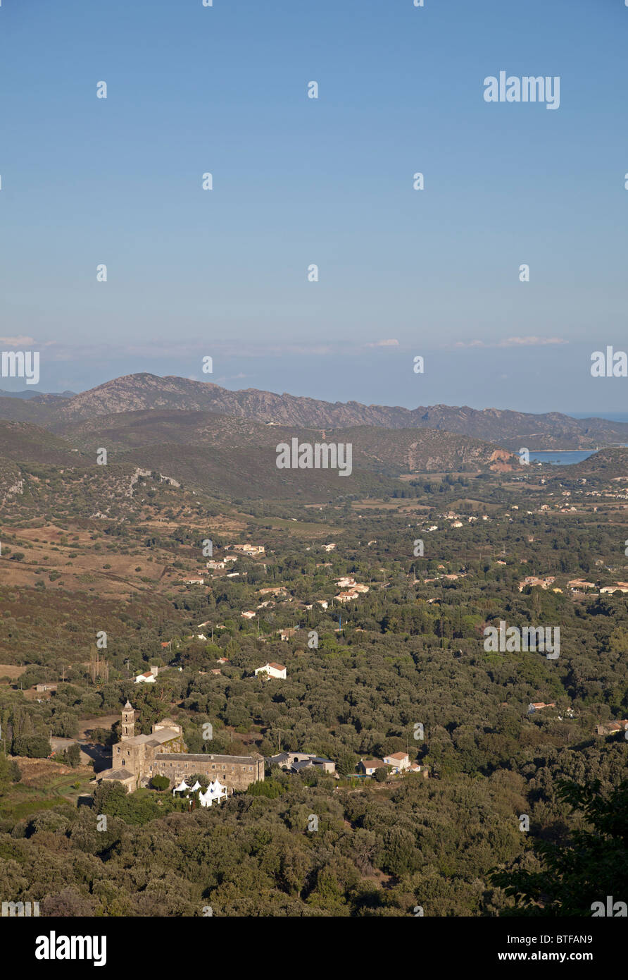 Blick über die Wüste des Agriates und die Bucht von St-Florent aus Oletta Korsika Stockfoto