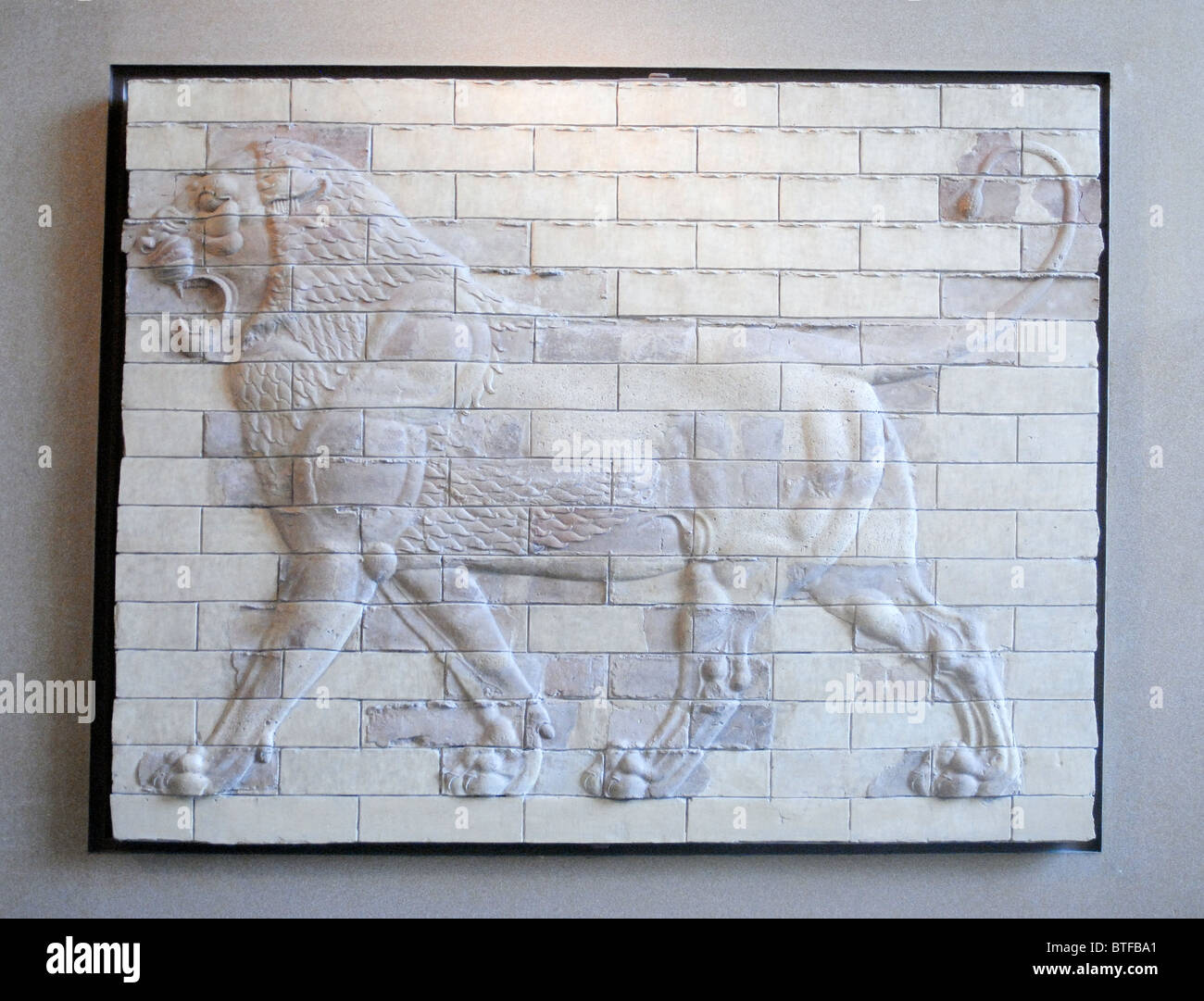 Babylonische Löwe. Hochrelief. Sumerische und babylonische Kunst. Louvre-Museum. Stockfoto