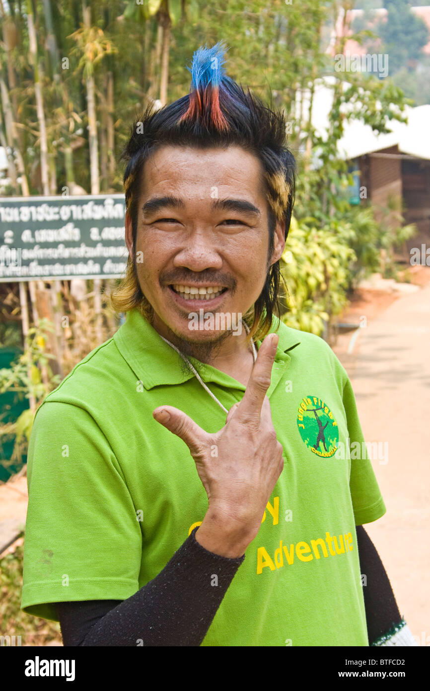 Lokalen Thai Mann Witze rund um für die Kamera. Chiang Mai, Thailand Stockfoto