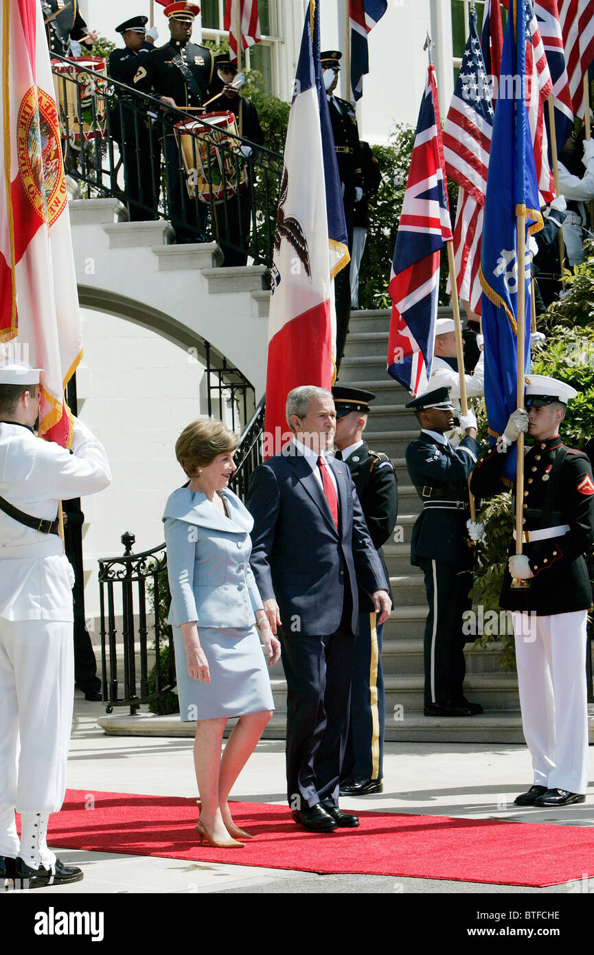 Präsident George w. Bush und seiner Frau Laura Bush im Weißen Haus, Washington DC, USA Stockfoto