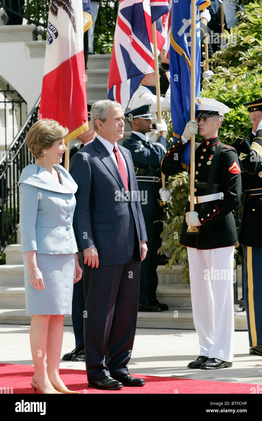 Präsident George w. Bush und seiner Frau Laura Bush im Weißen Haus in Washington DC, USA Stockfoto