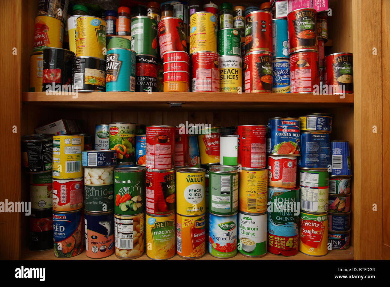 über bestückte Küche Schrank Stockfoto, Bild: 32302055 - Alamy