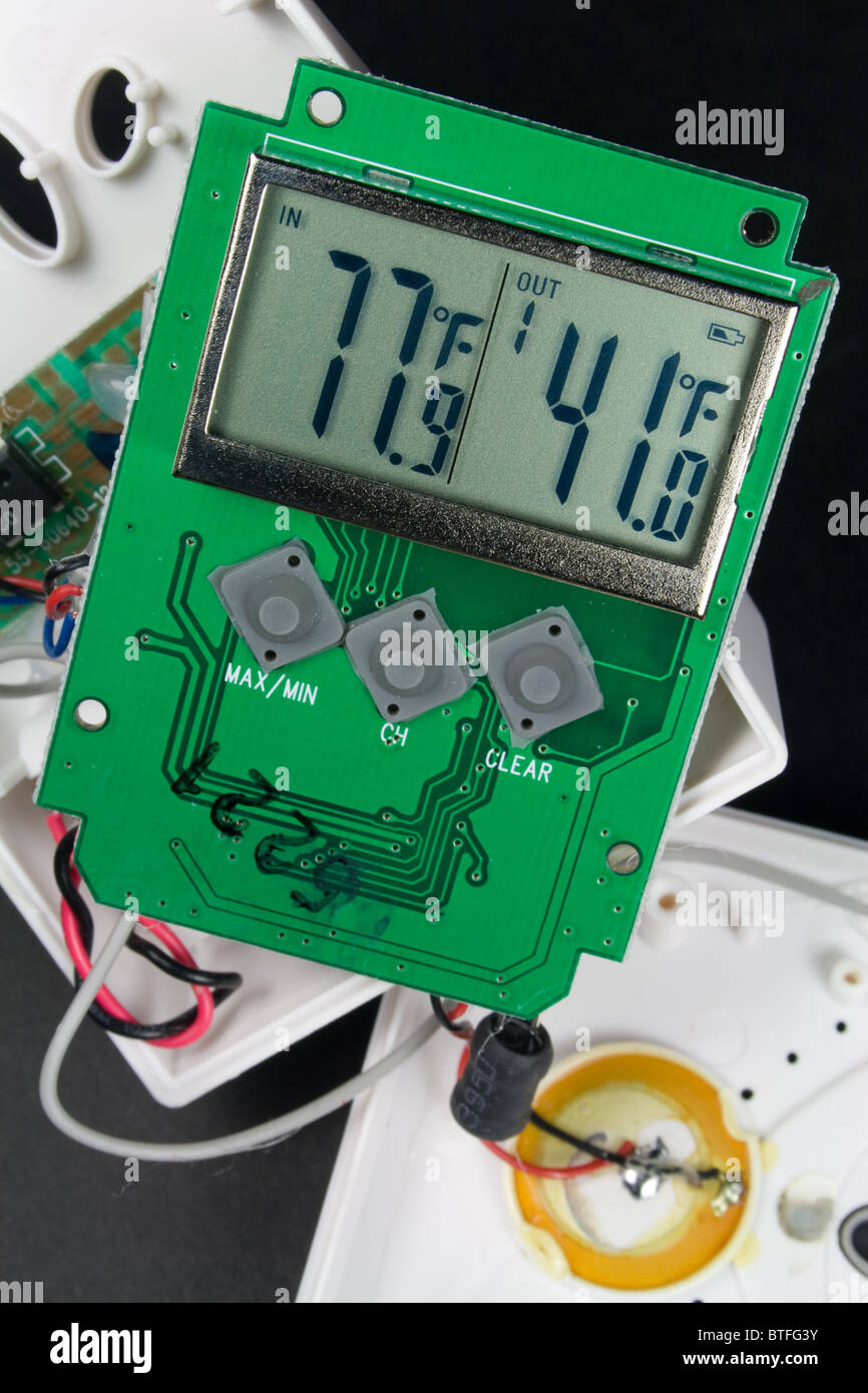 Liquid Crystal Display von innen / außen-Thermometer Stockfoto