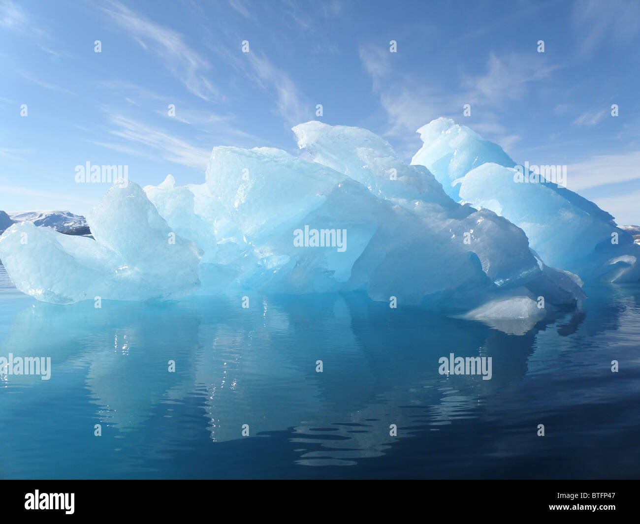 Eisberg mit Reflexion Stockfoto