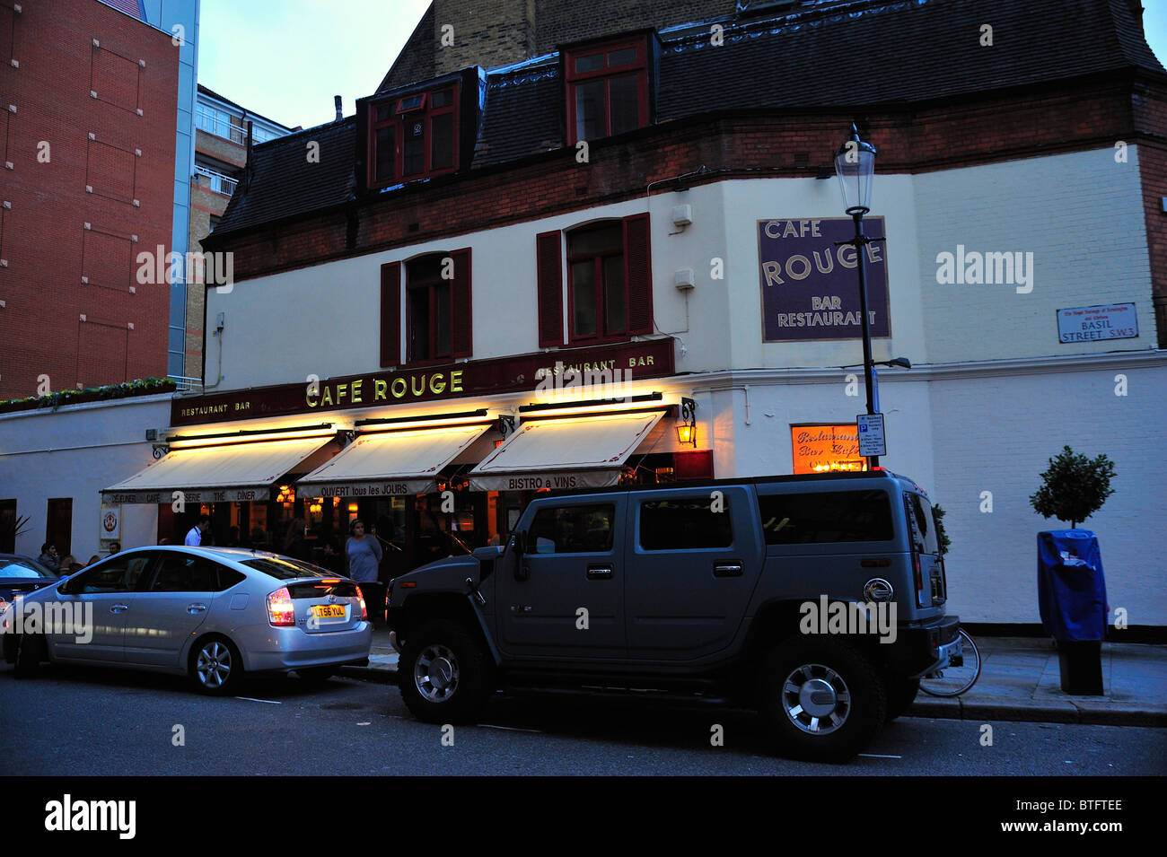 Café Rouge in Knightsbridge London Stockfoto
