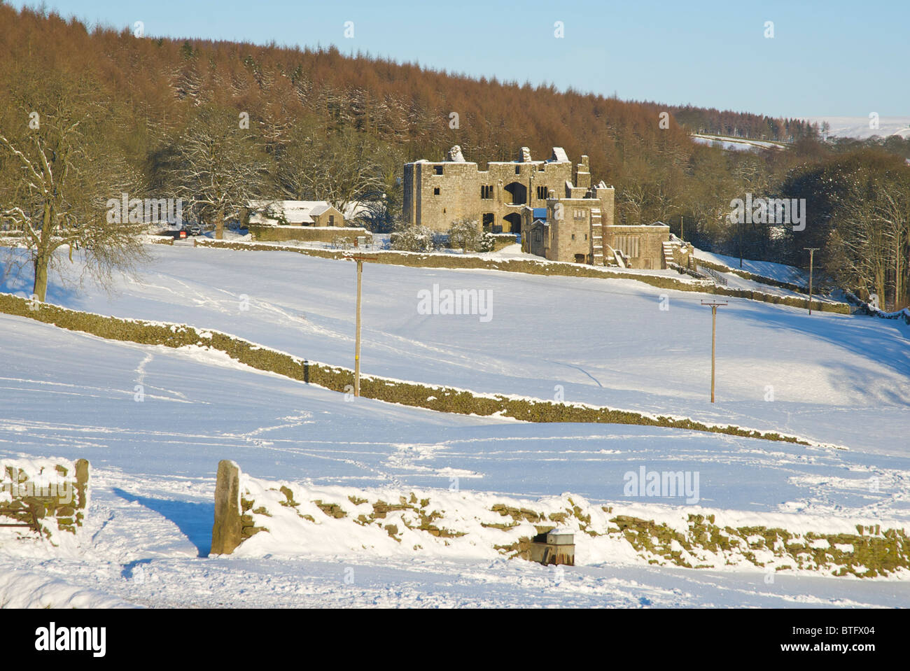 Barden-Turm im Winter, Wharfedale, Yorkshire Dales National Park, England UK Stockfoto