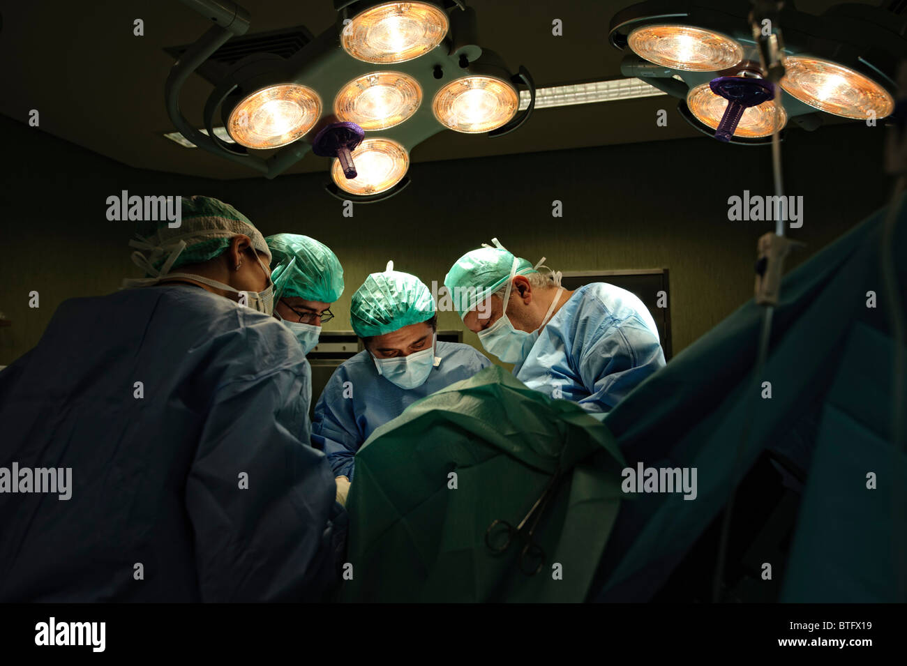 Ärzte der Chirurgie im OP-Saal Stockfoto
