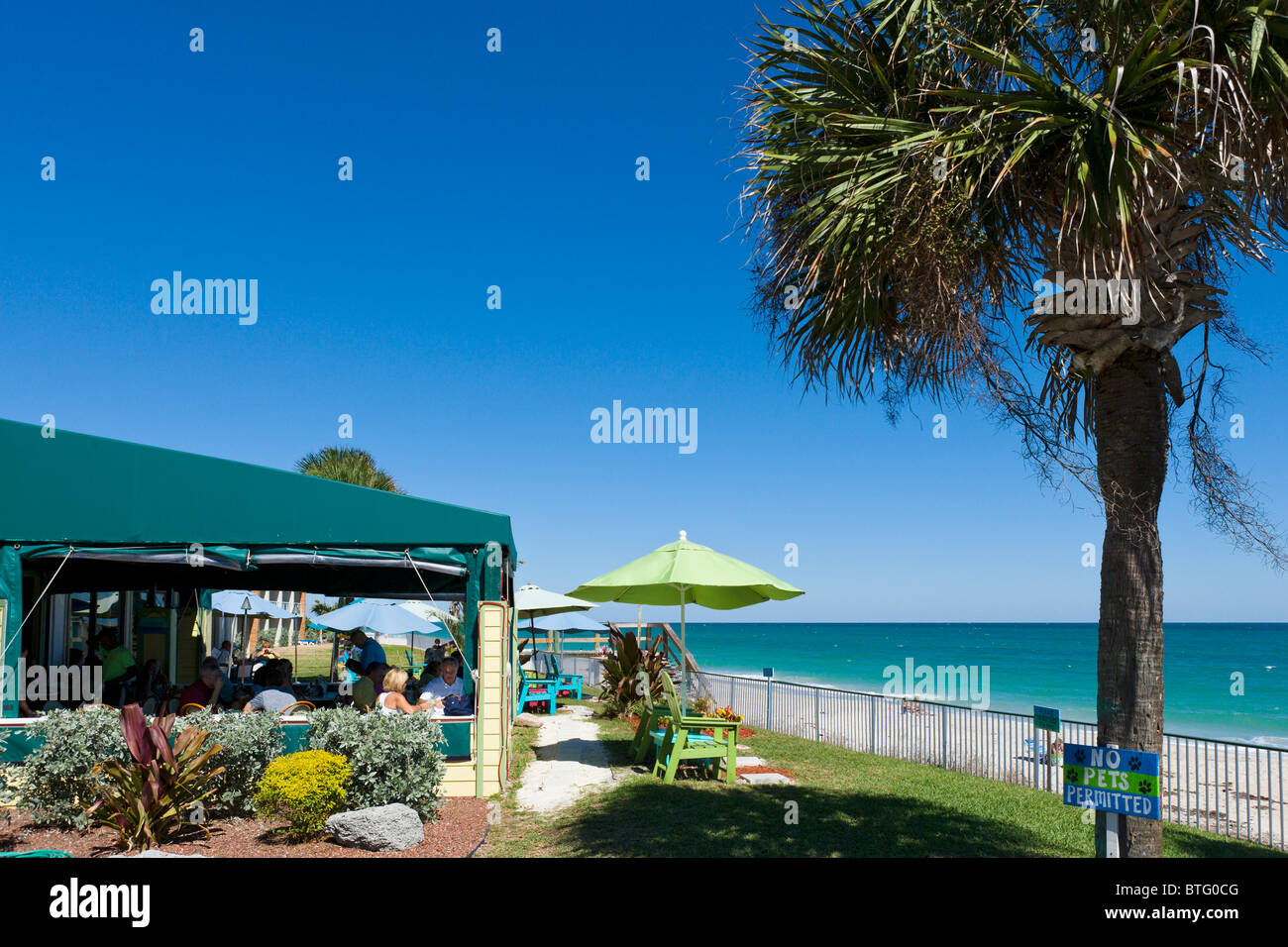 Restaurant am Strand in der Nähe der Stadtzentrum, Vero Beach, Treasure Coast, Florida, USA Stockfoto