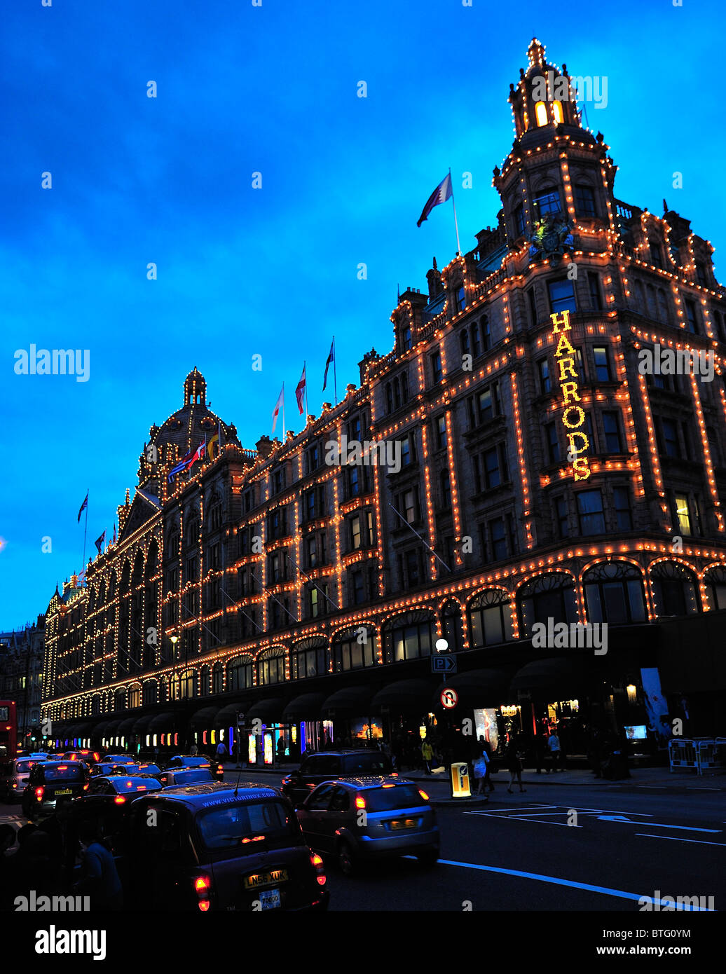 Das Kaufhaus Harrods in Knightsbridge London Stockfoto