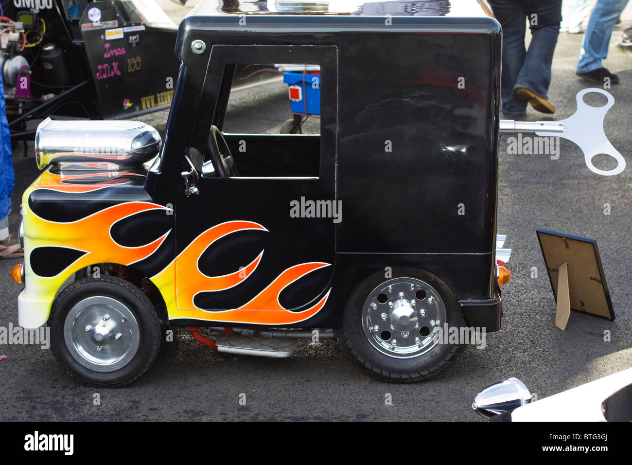 Wind-Up Car Santa Pod Raceway England Stockfoto