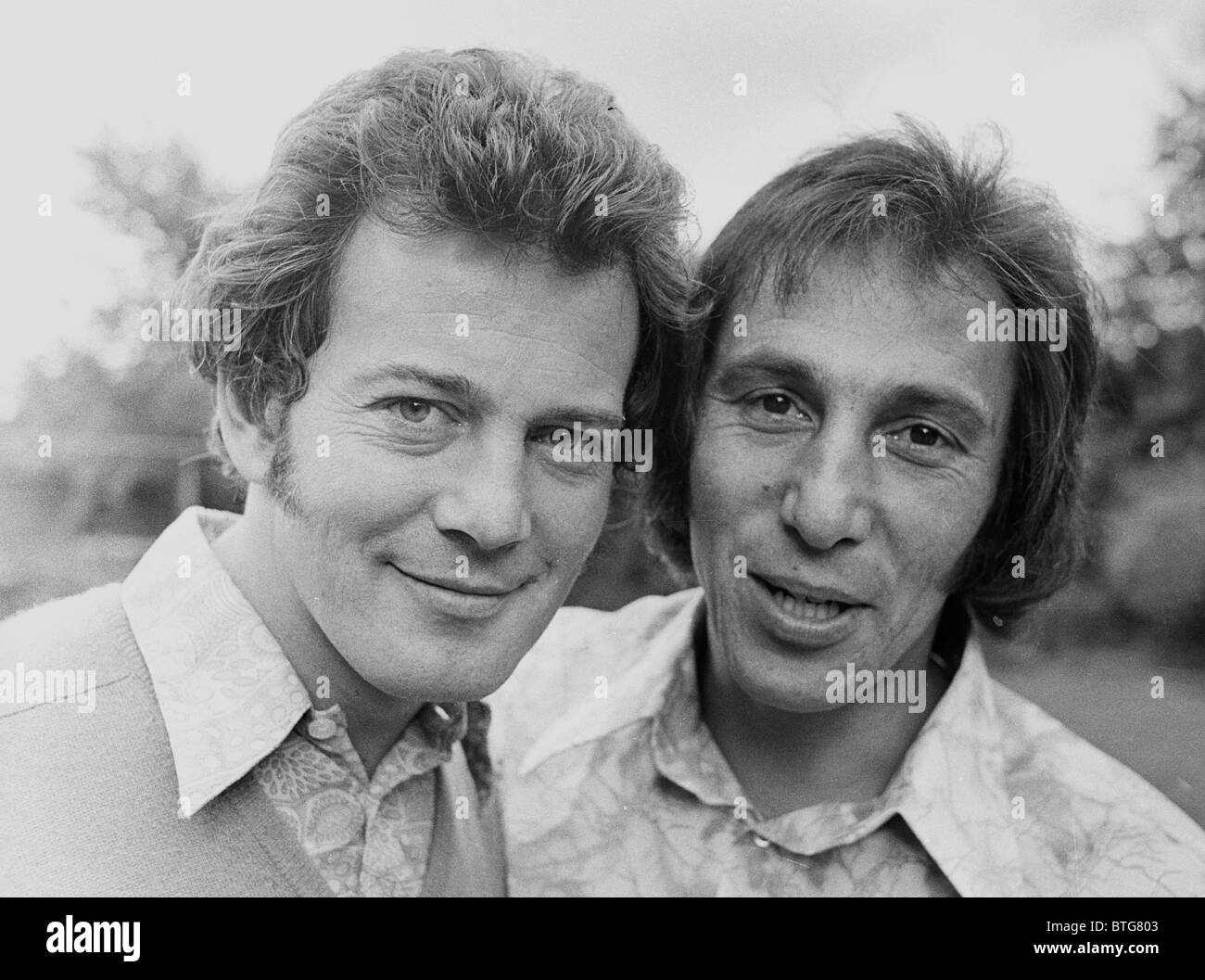 Mike Hope und Albie Keen waren eine britische Comedy-Duo. Cousins und Cousinen, die Söhne des britischen Sorte Komiker Syd und Max Harrison Stockfoto