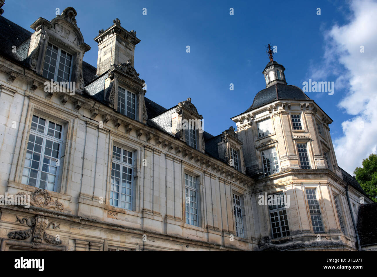 Schloss de tanlay Fotos und Bildmaterial in hoher Auflösung Alamy