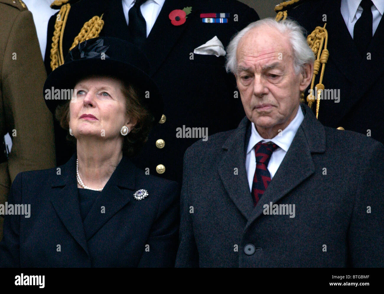 Margaret Thatcher und Ehemann Denis am Denkmal für die Freiwilligen für ersten Weltkrieg & II vom indischen Subkontinent Afrika & Karibik Stockfoto