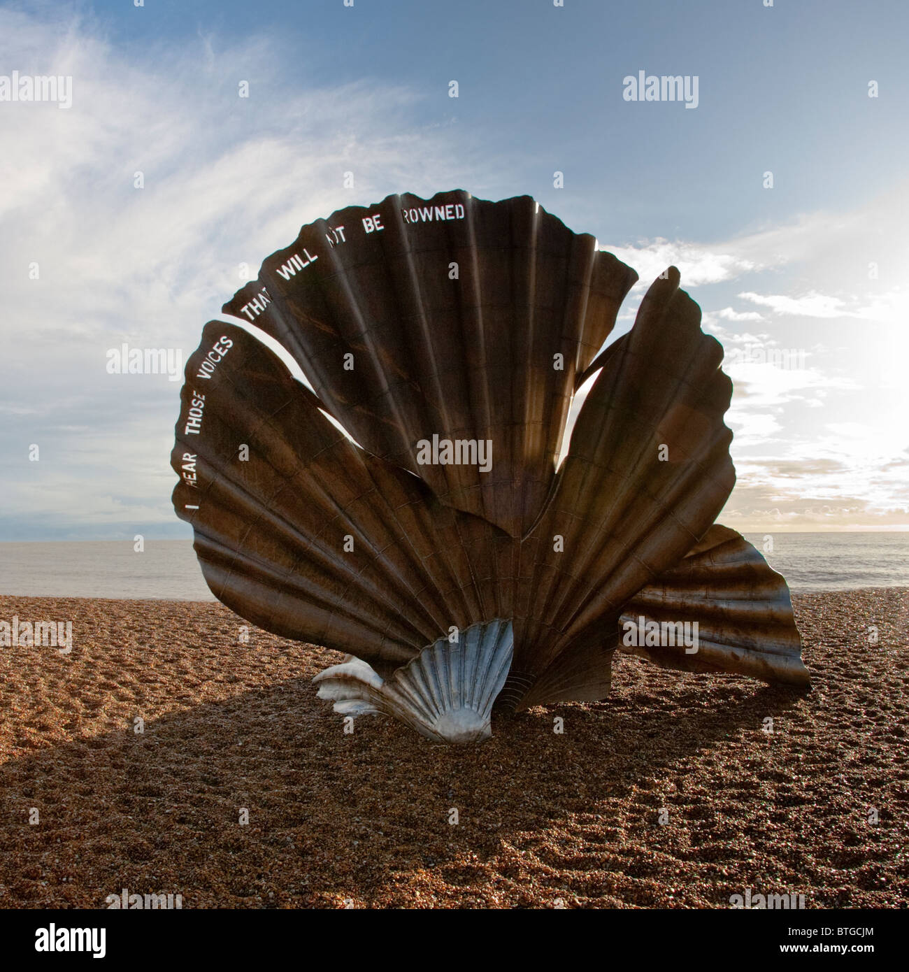 Die Jakobsmuschel, eine Skulptur von Maggi Hambling, Komponisten Benjamin Britten gewidmet und zitiert seine Oper Peter Grimes Stockfoto