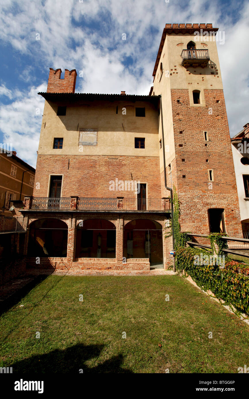 Palazzo Traversa – derzeit Brà Museum für Archäologie und Geschichte Stockfoto