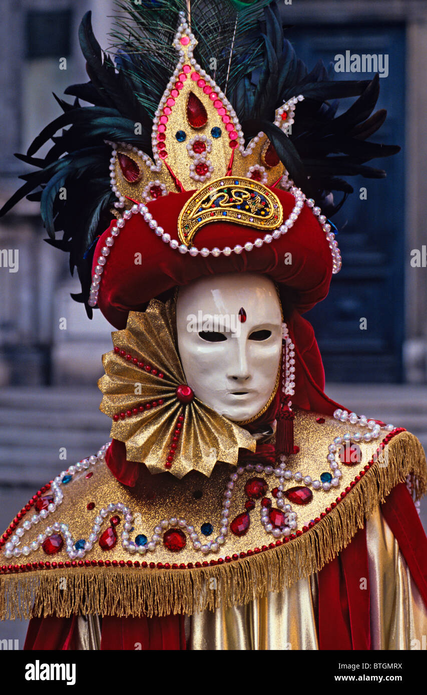 Die erstaunliche Vielfalt der Masken und Kostüme getragen von den Venezianern und den Karneval in Venedig Stockfoto