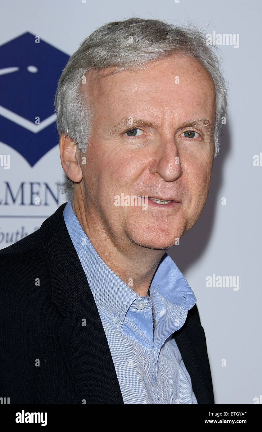 JAMES CAMERON Erfüllung Fonds jährliche STARS 2010 nutzen GALA BEVERLY HILLS LOS ANGELES Kalifornien USA 01 November 2010 Stockfoto
