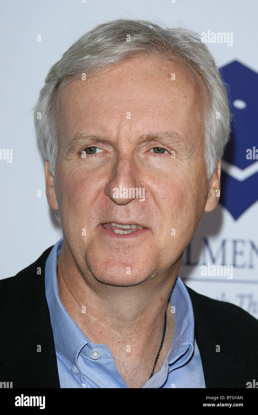 JAMES CAMERON Erfüllung Fonds jährliche STARS 2010 nutzen GALA BEVERLY HILLS LOS ANGELES Kalifornien USA 01 November 2010 Stockfoto