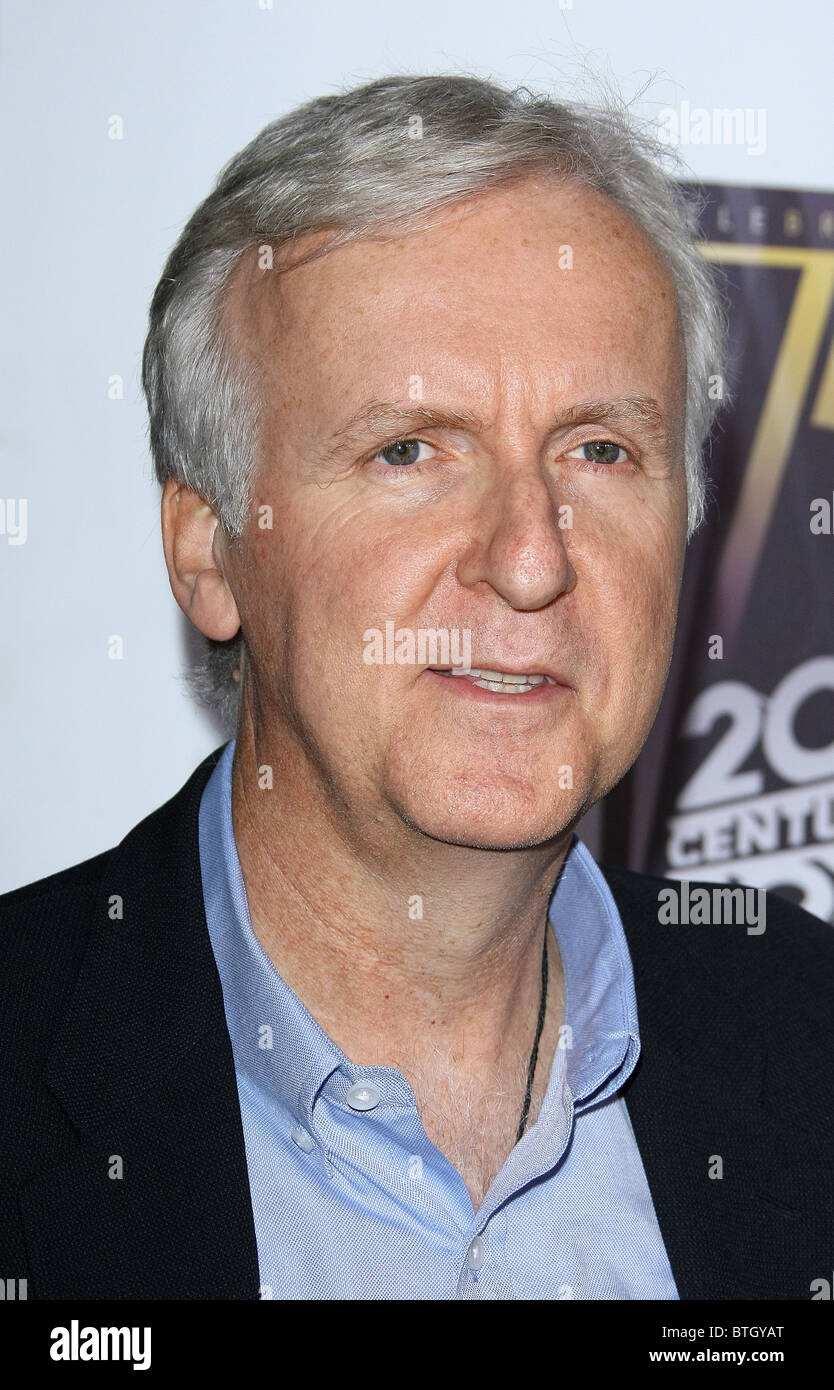 JAMES CAMERON Erfüllung Fonds jährliche STARS 2010 nutzen GALA BEVERLY HILLS LOS ANGELES Kalifornien USA 01 November 2010 Stockfoto