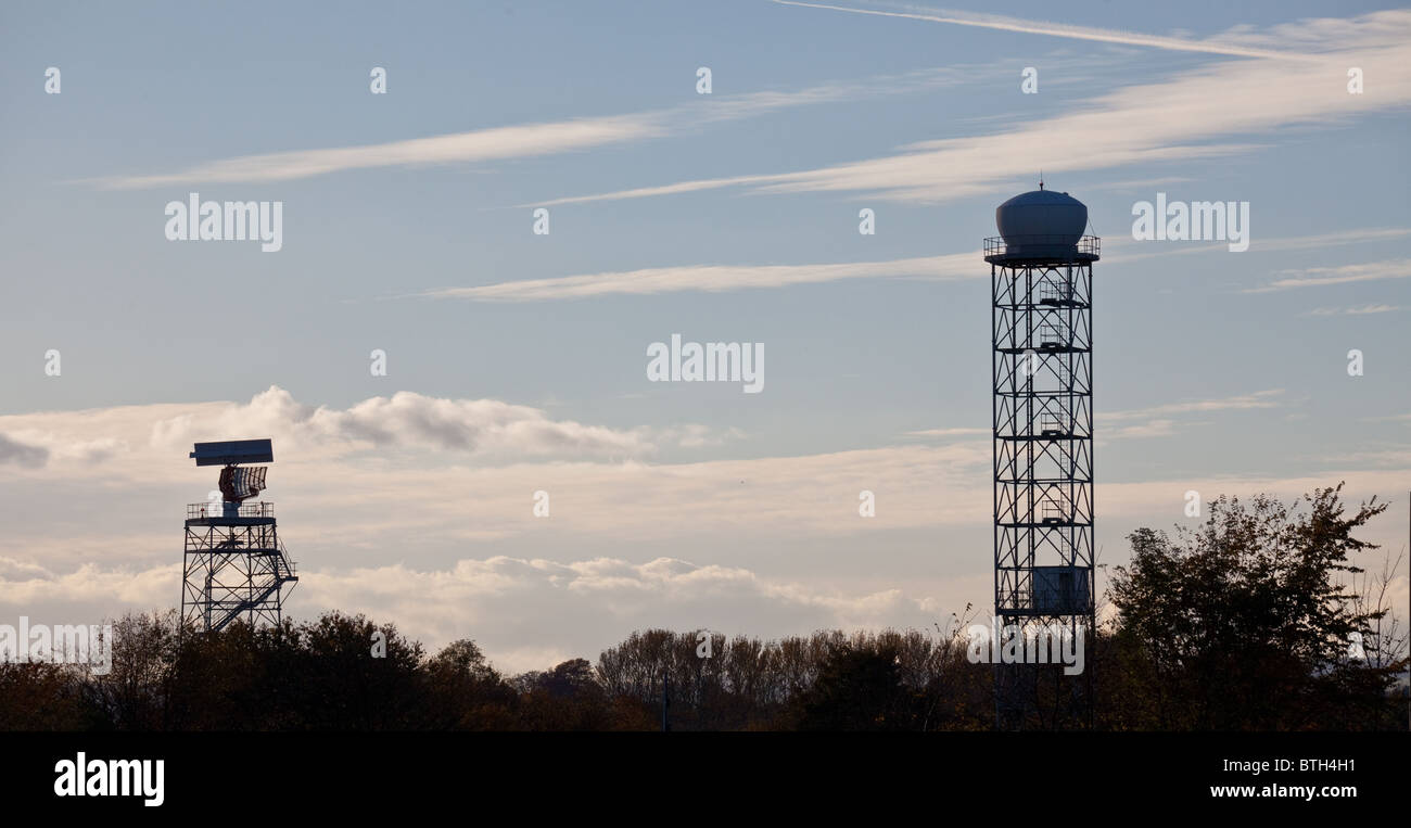 Edinburgh Flughafen Radartürme Stockfoto