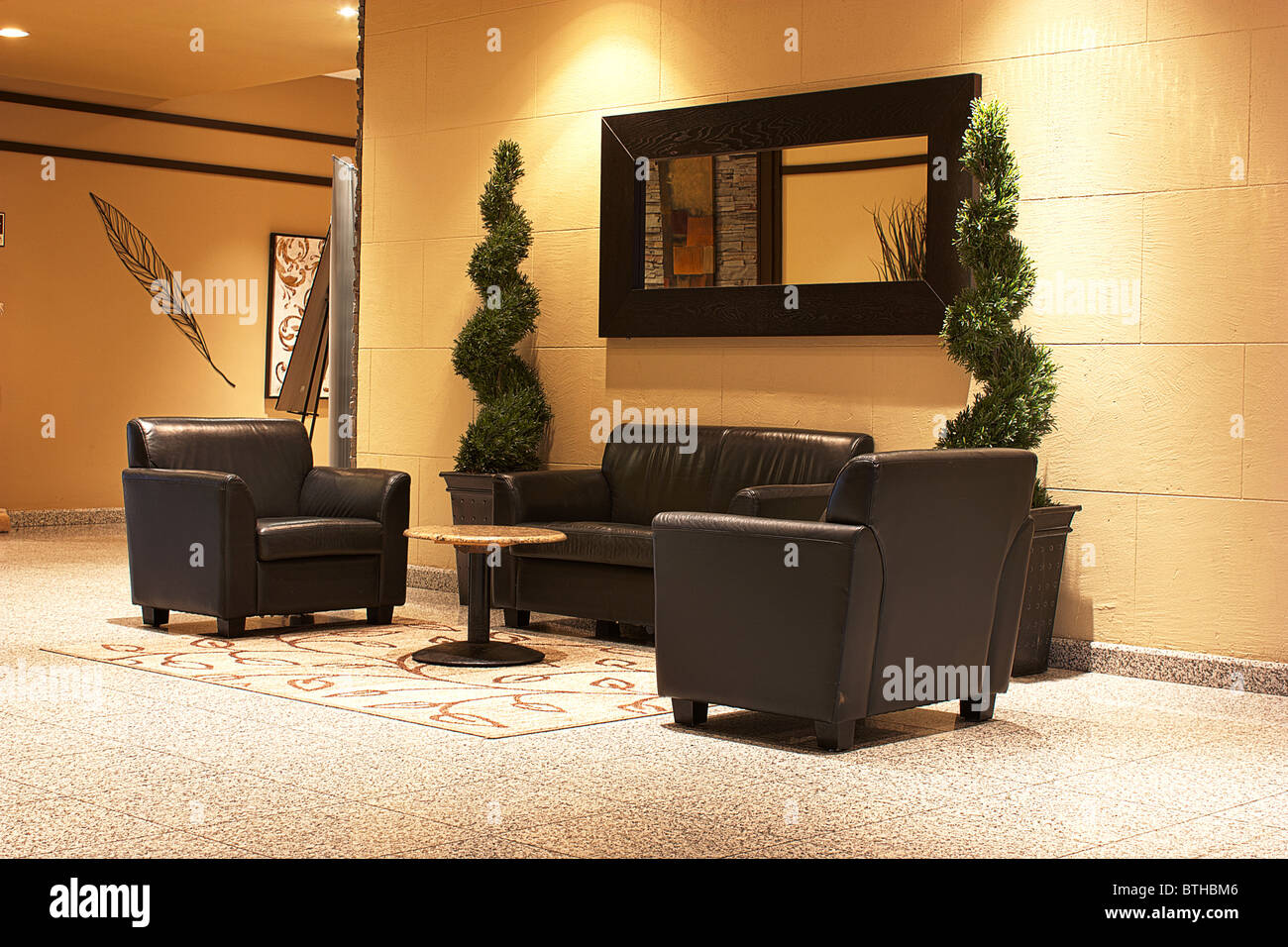 moderne Innenausstattung schwarz Leder-Sofa-Bankett-Saal Stockfoto