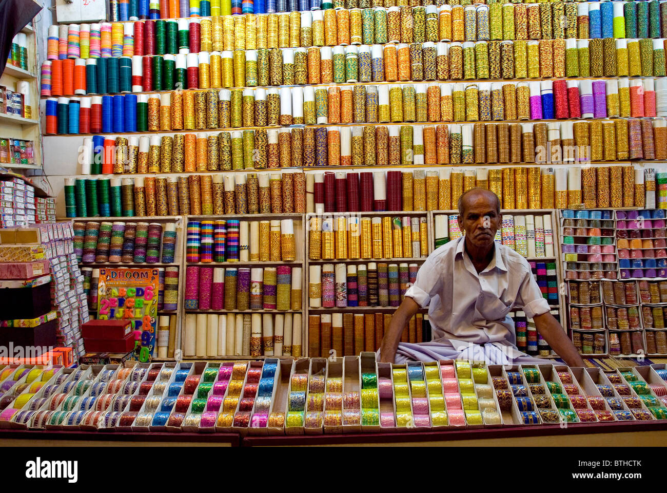 ARMREIF-SHOP IN MADURAI TAMILNADU Stockfoto