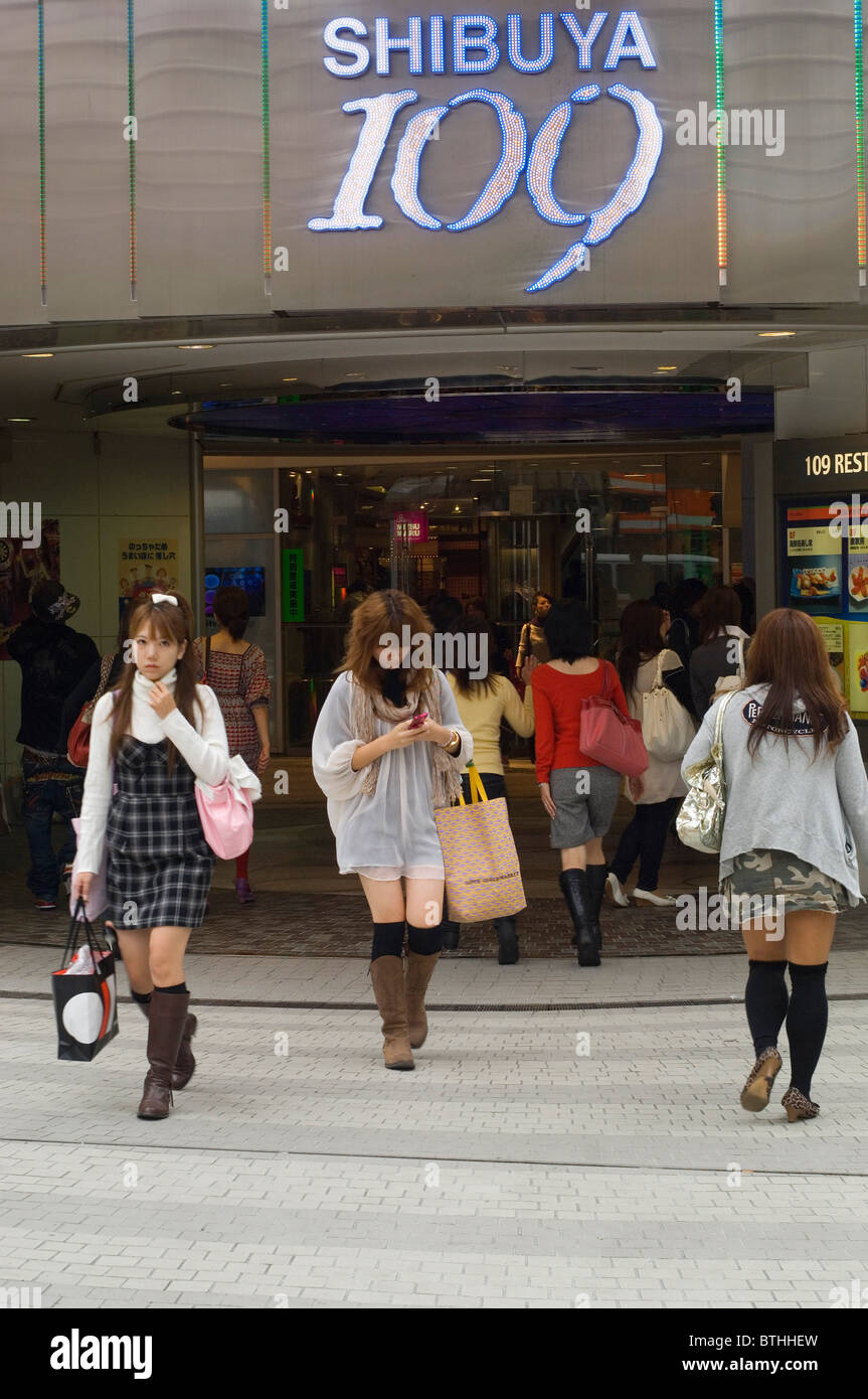 Ein Eingang zum Fashion-Store für Mädchen Shibuya 109, Tokyo, Japan Stockfoto