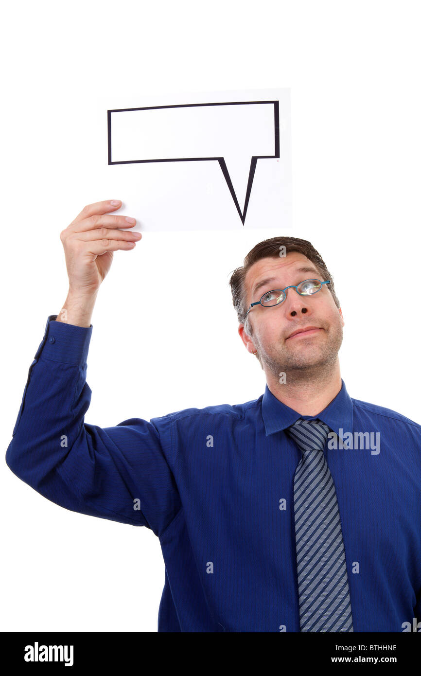 Geek Nerd hält Sprechblase über weißem Hintergrund Stockfoto
