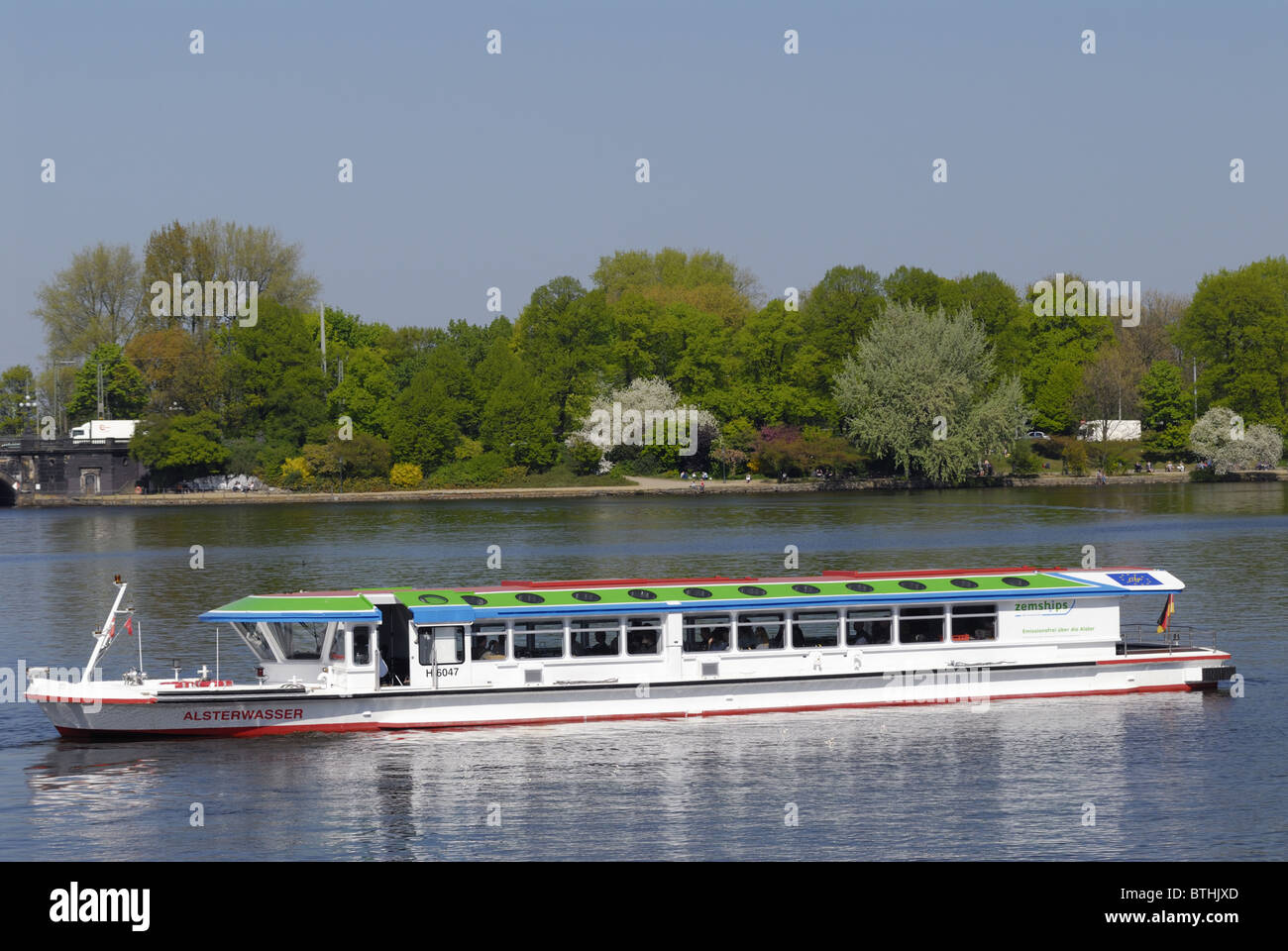 Wasserstoff-Schiff Alsterwasser an der Binnenalster in Hamburg, Deutschland, Europa Stockfoto
