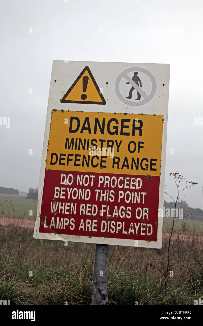 Ministerium der Verteidigung-Warnschild am Rande der verschiedensten militärischen Ausbildung, Salisbury Plain Stockfoto