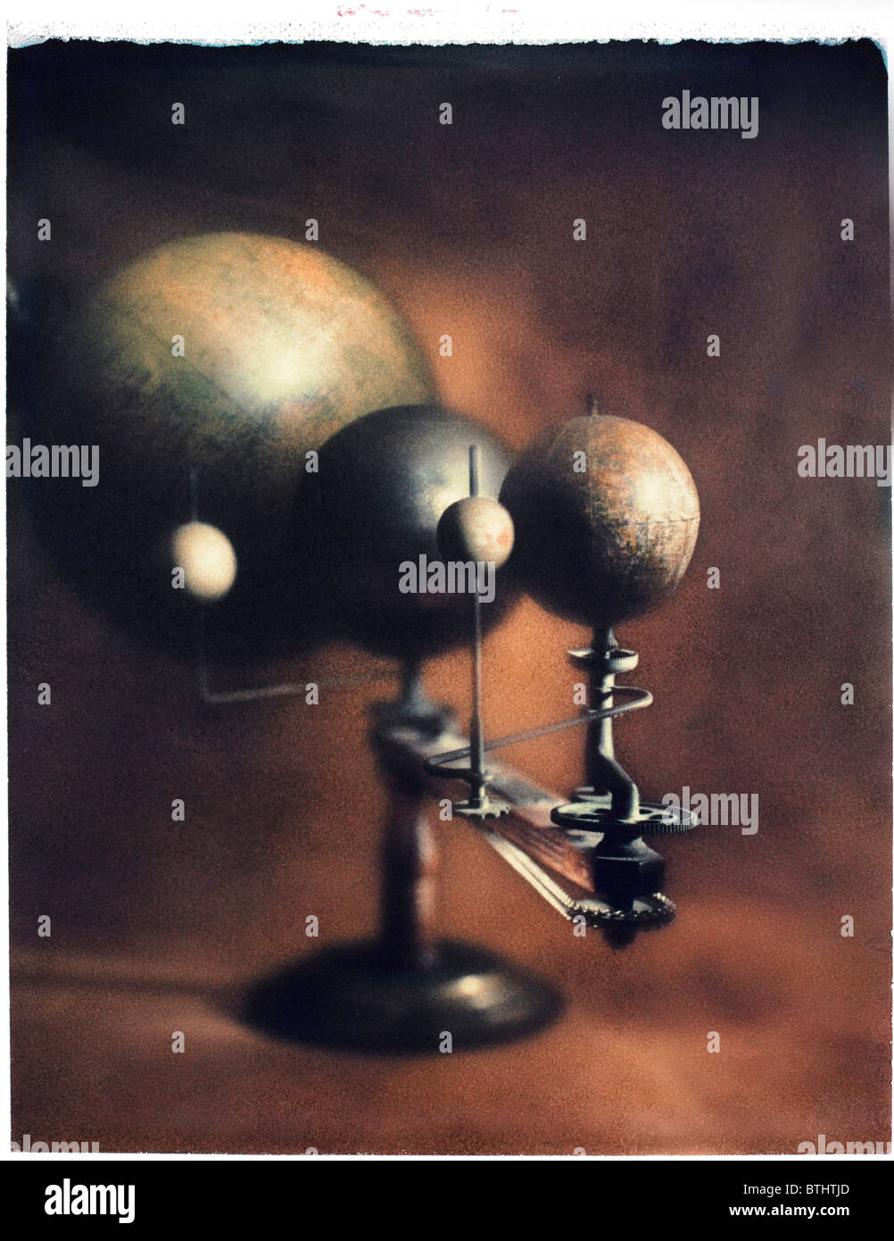 Polaroid transfer der alten Planetarium auf modellierten Hintergrund. Stockfoto