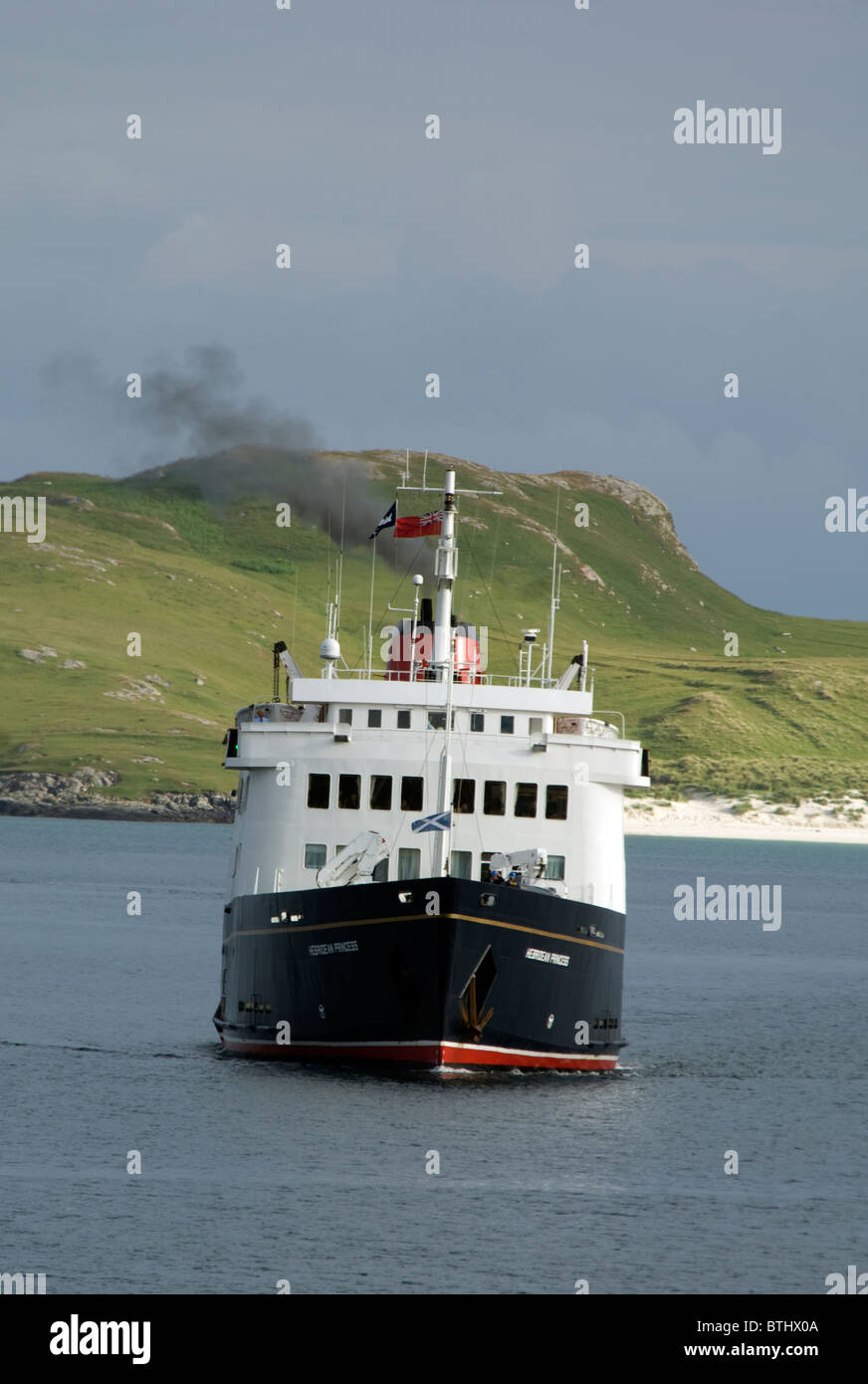 Der kleine Luxus Kreuzfahrtschiff ankommen Castlebay Isle of Barra, äußeren Hebriden, Schottland.  SCO 6679 Stockfoto