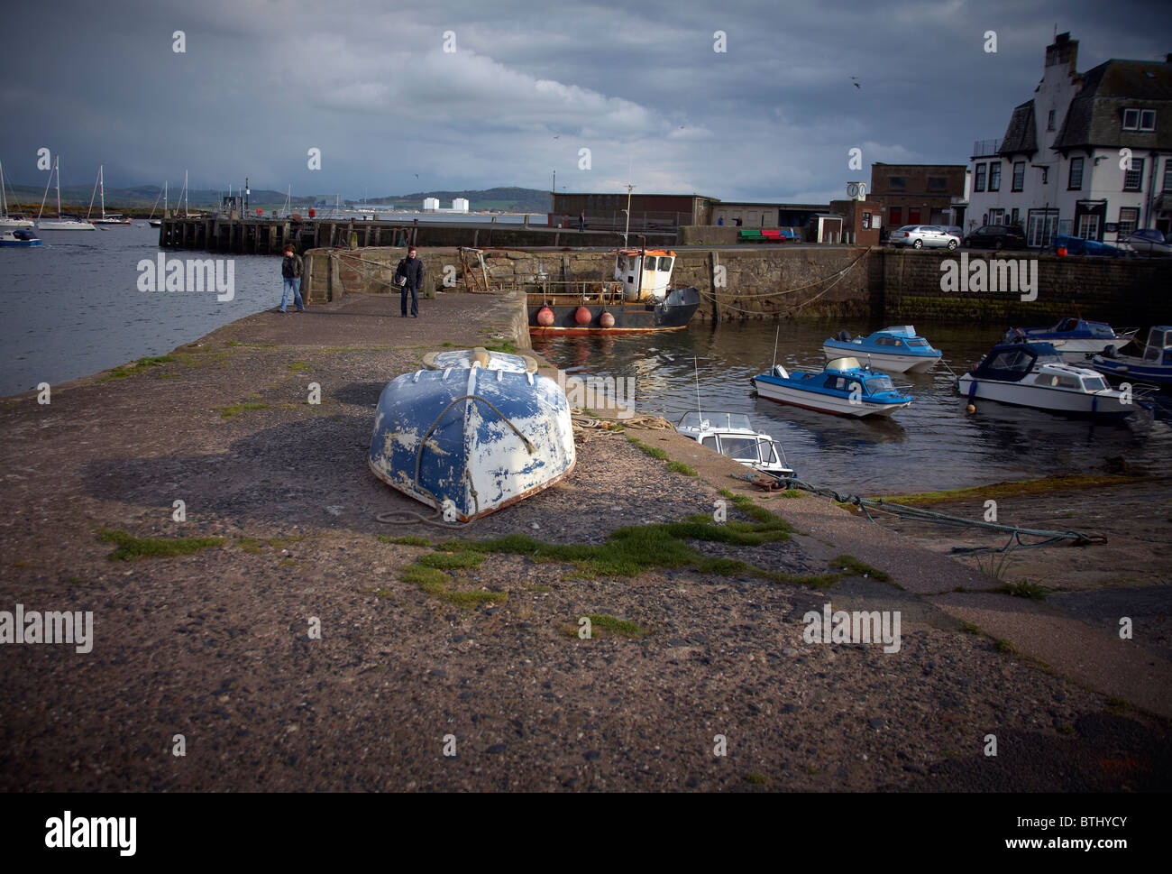 Aussicht auf die Küste bei Millport auf Isle of Cumbrae, vor der Küste von Largs Ayrshire, Scoltland Stockfoto