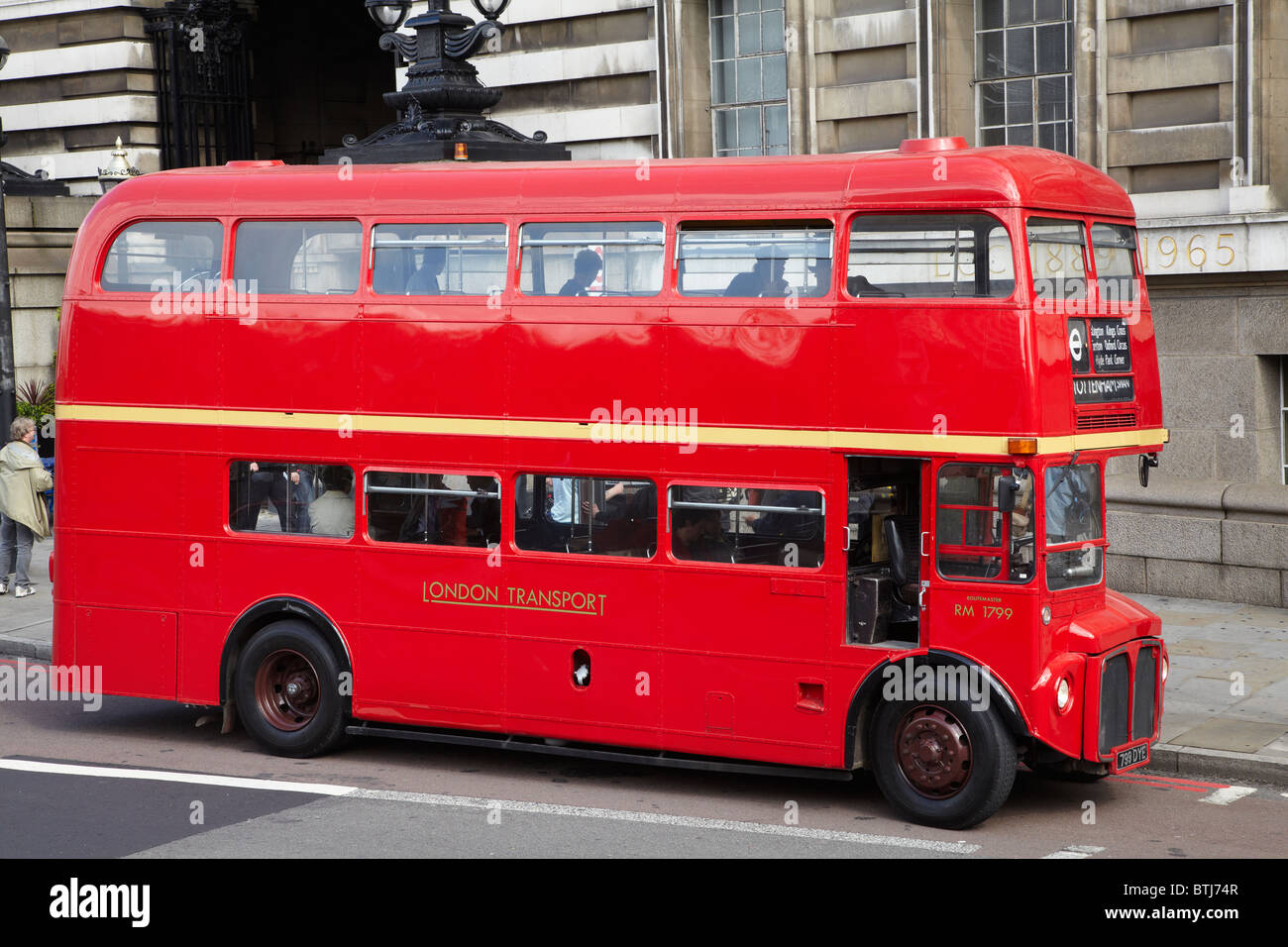 Alten Routemaster Doppeldecker-Bus (1963), London, England, Vereinigtes Königreich Stockfoto