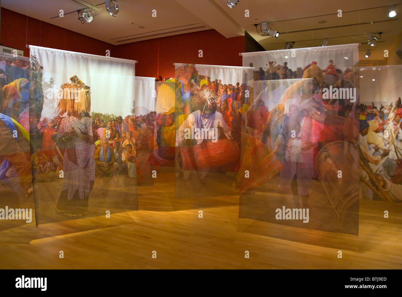 Die Kunst des SONABAI RAJAWAR aus Indien auf dem Display im MINGEI INTERNATIONAL MUSEUM befindet sich im BALBOA PARK, SAN DIEGO, Kalifornien Stockfoto
