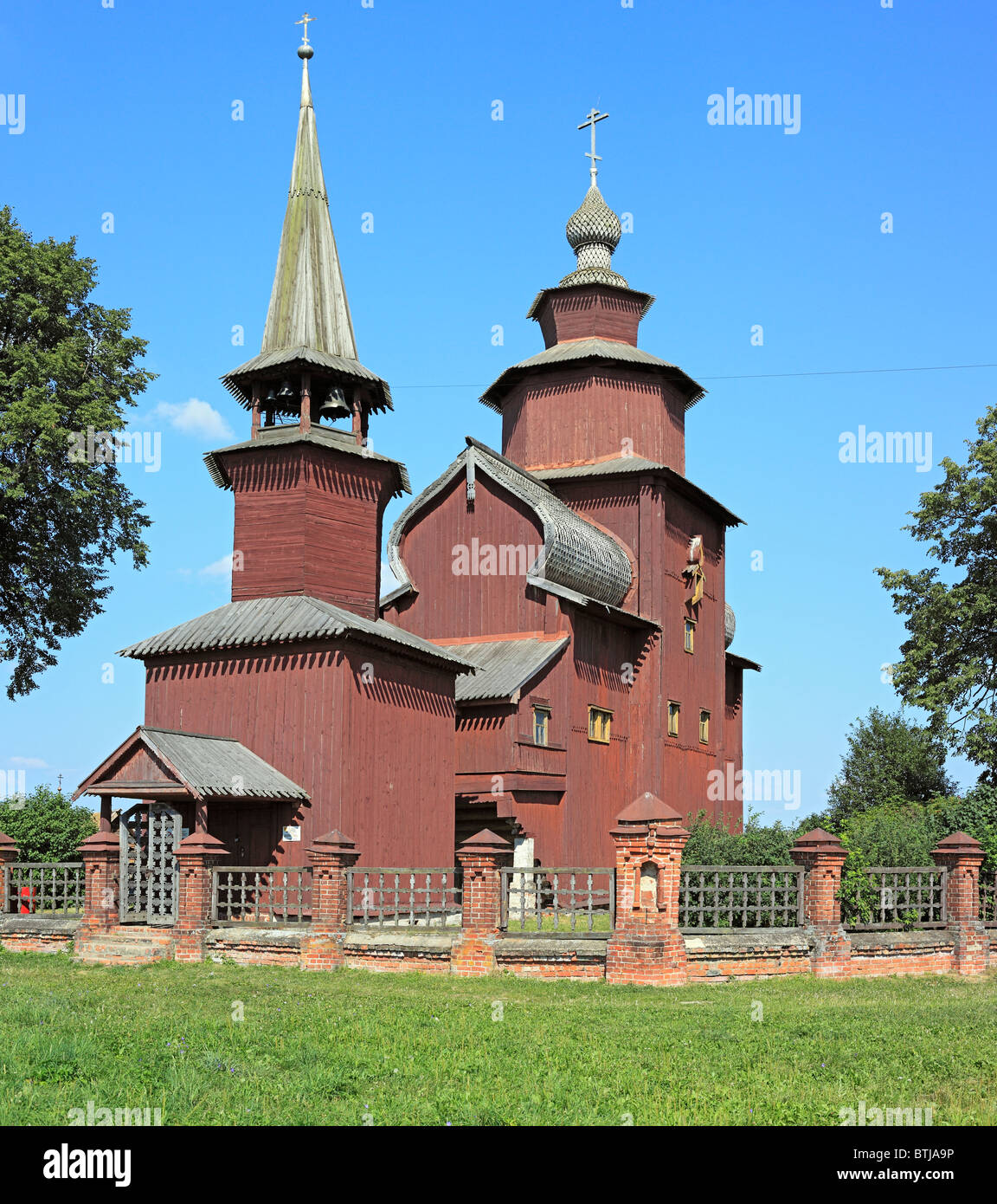 Hölzerne Kirche des Hl. Johannes der Theologe am Fluss Ishnya (1689), Rostow, Jaroslawl, Russland Stockfoto