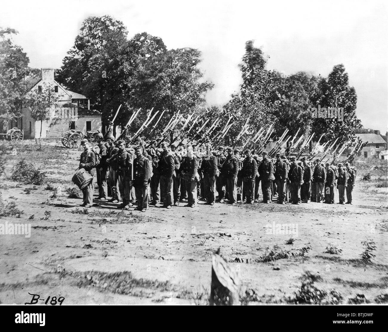ZIVILE WAR-The Schlacht von Antietam-Union Soldaten marschieren. Stockfoto