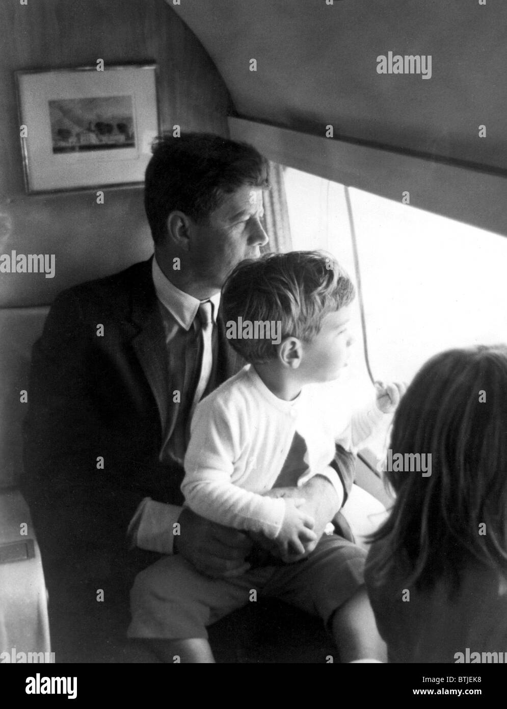 Kennedy und seine Kinder, John Jr. und Caroline. Undatiert. Stockfoto