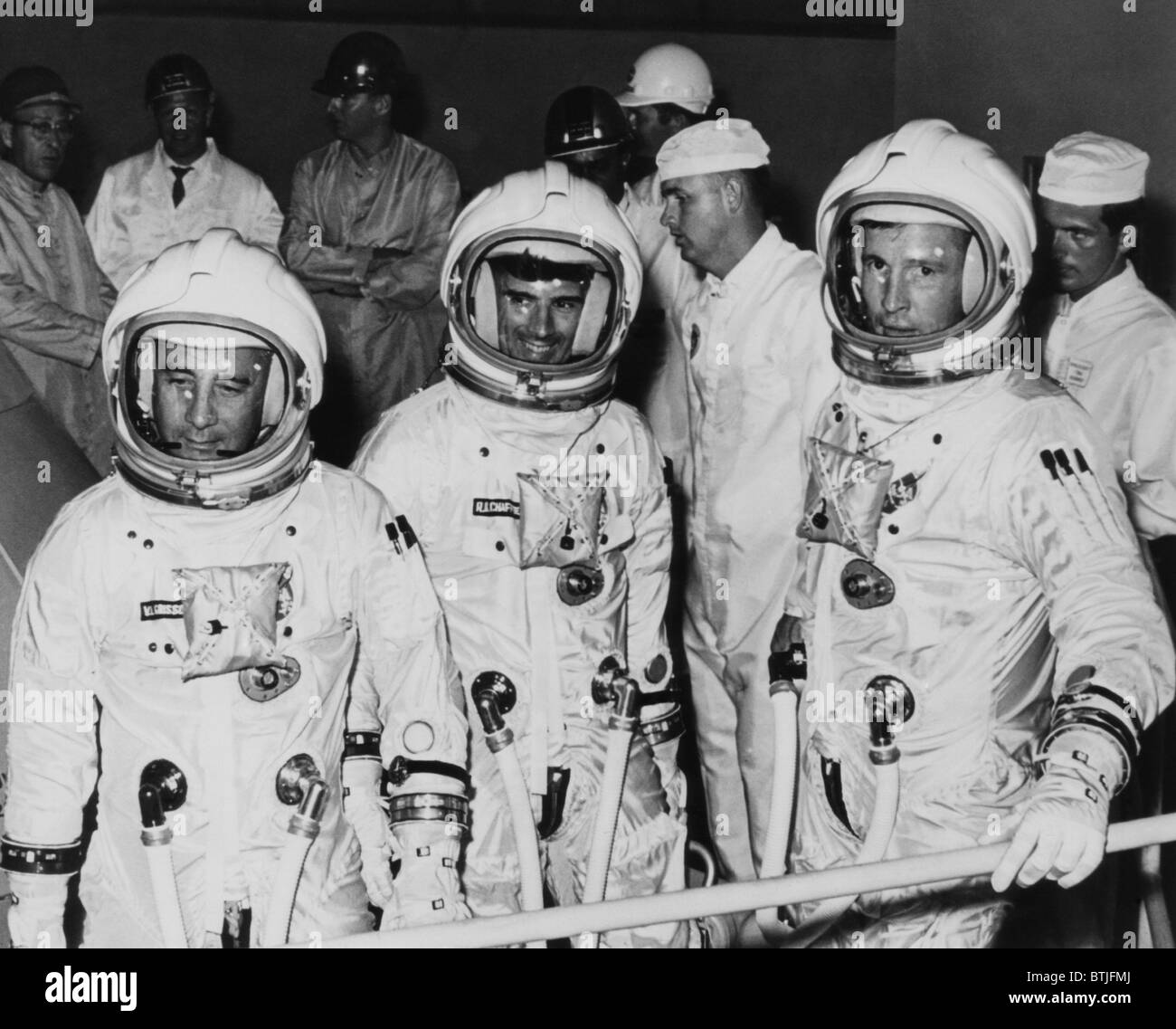 Die Crew der ersten bemannten Apollo-Raumfahrt, in der Ausbildung für die Mission Apollo Saturn AS-204 (umbenannt von Apollo 1 in ihren ho Stockfoto