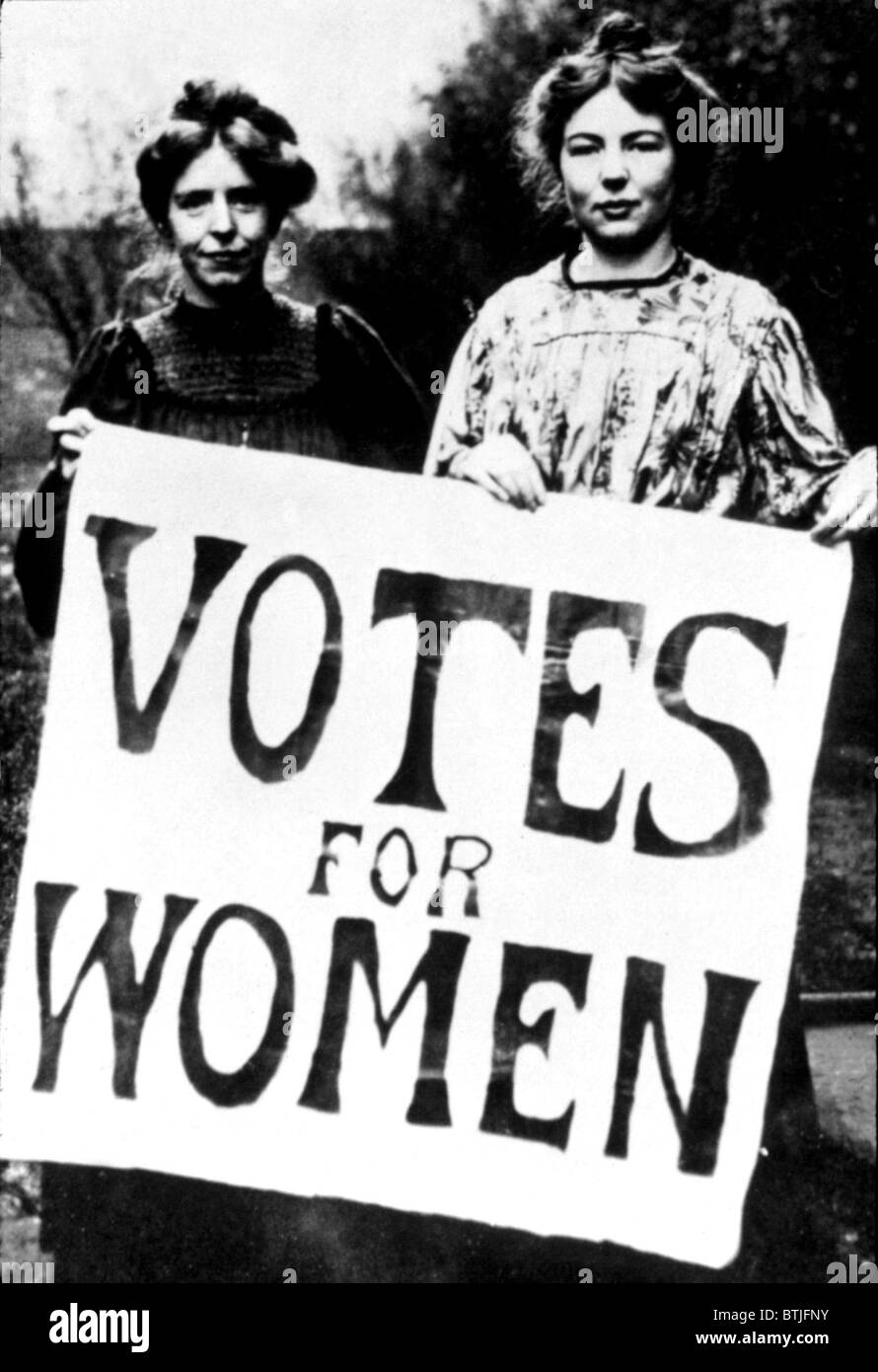 Suffragetten um die Wende des letzten Jahrhunderts Betriebs Stimmen für Frauen Pfostenzeichen, USA, 1910er Jahre. Stockfoto