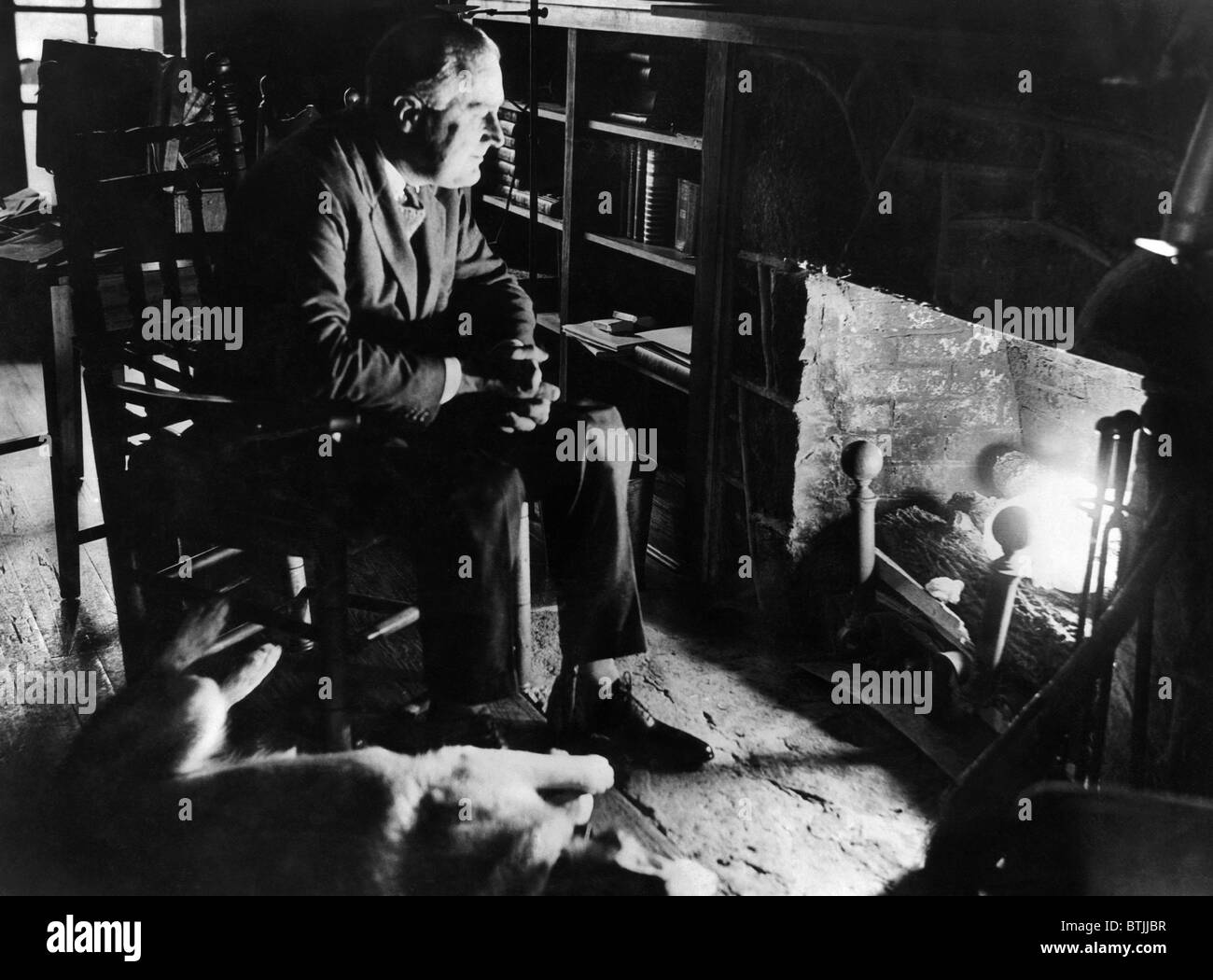 Gouverneur (und späteren US-Präsidenten), Roosevelt (1882-1945), in seinem Haus in Warm Springs, Georgia, 1932. Stockfoto