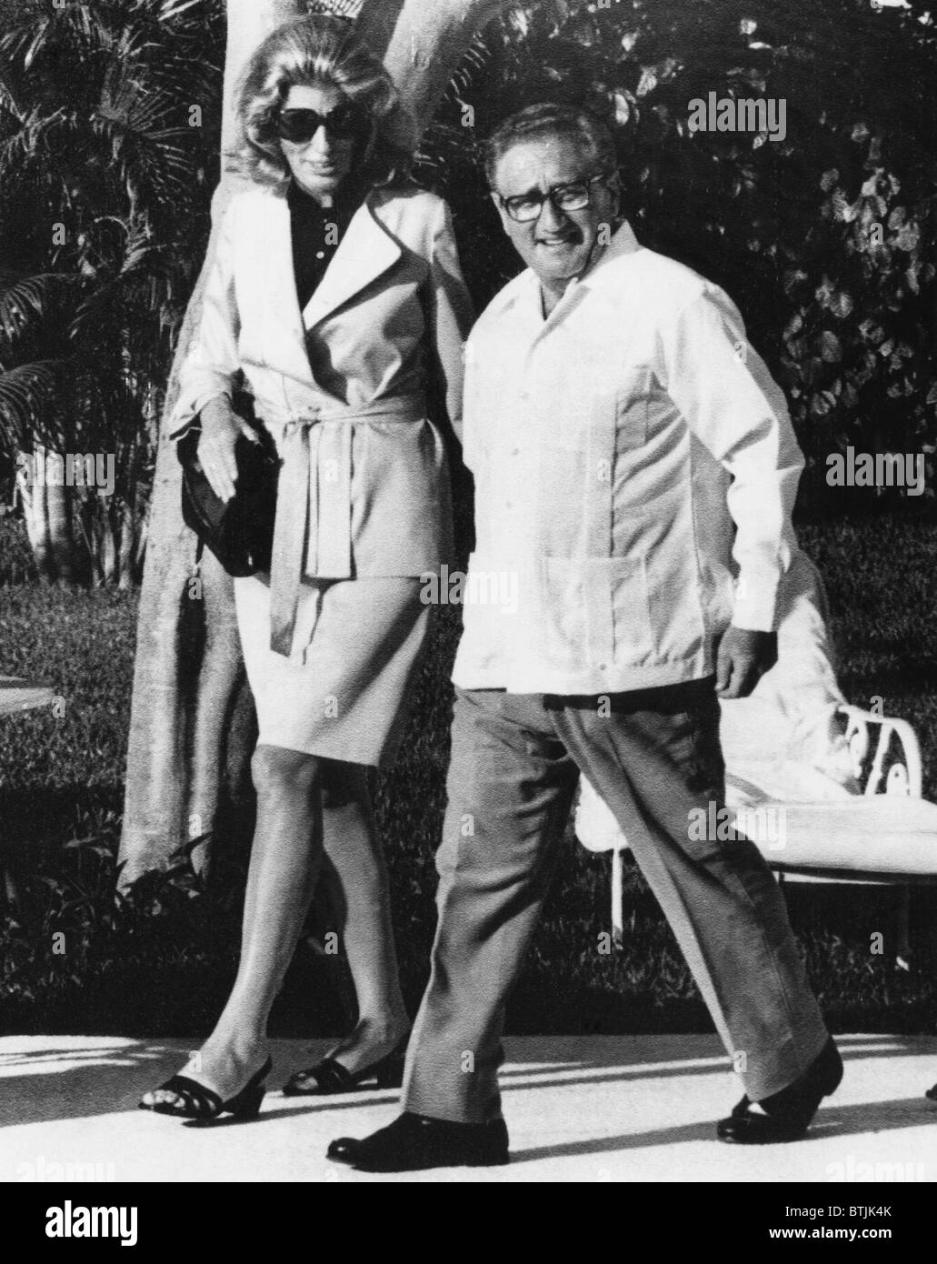 Nancy Kissinger (aka Nancy Maginnes), Henry Kissinger, Acapulco, 2. April 1974. Stockfoto