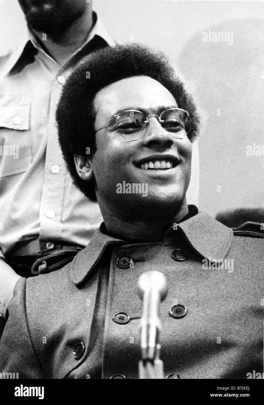 Huey Newton, Black Panther Party Verteidigungsminister kehrt aus Rotchina stehen wegen Totschlag, 14.10.71 Stockfoto