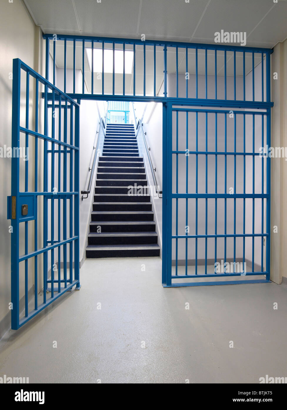 hohe Sicherheit Bar Tür Stockfoto