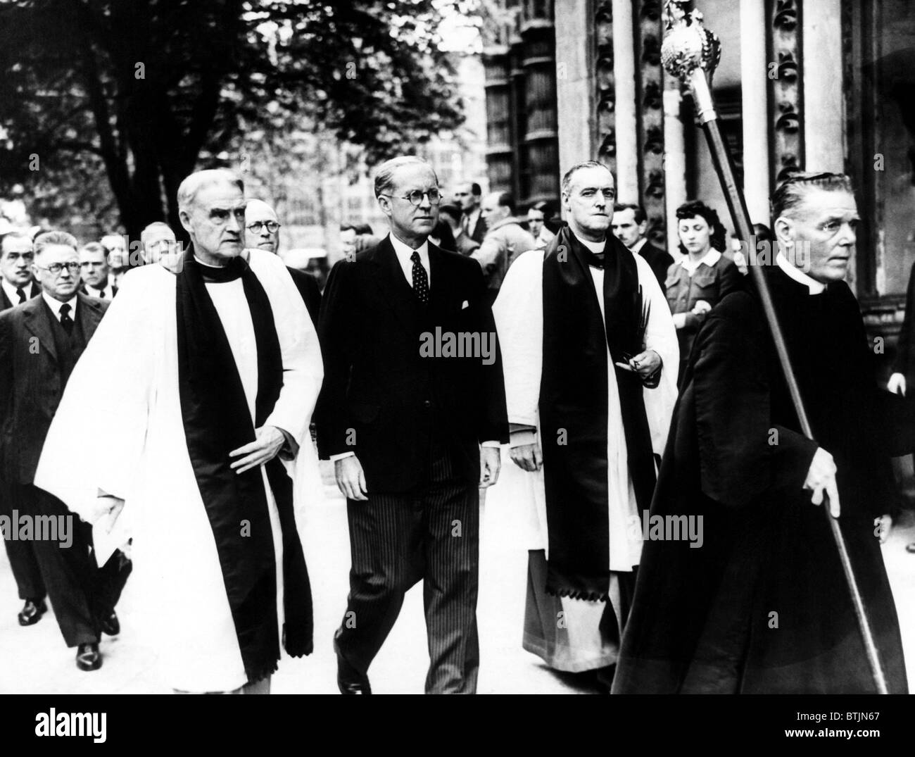 Ehemaliger Botschafter Joseph P. Kennedy (zweiter von links), in der Prozession von St.-Margarethen Kirche, Westminster, die zahlreich Stockfoto