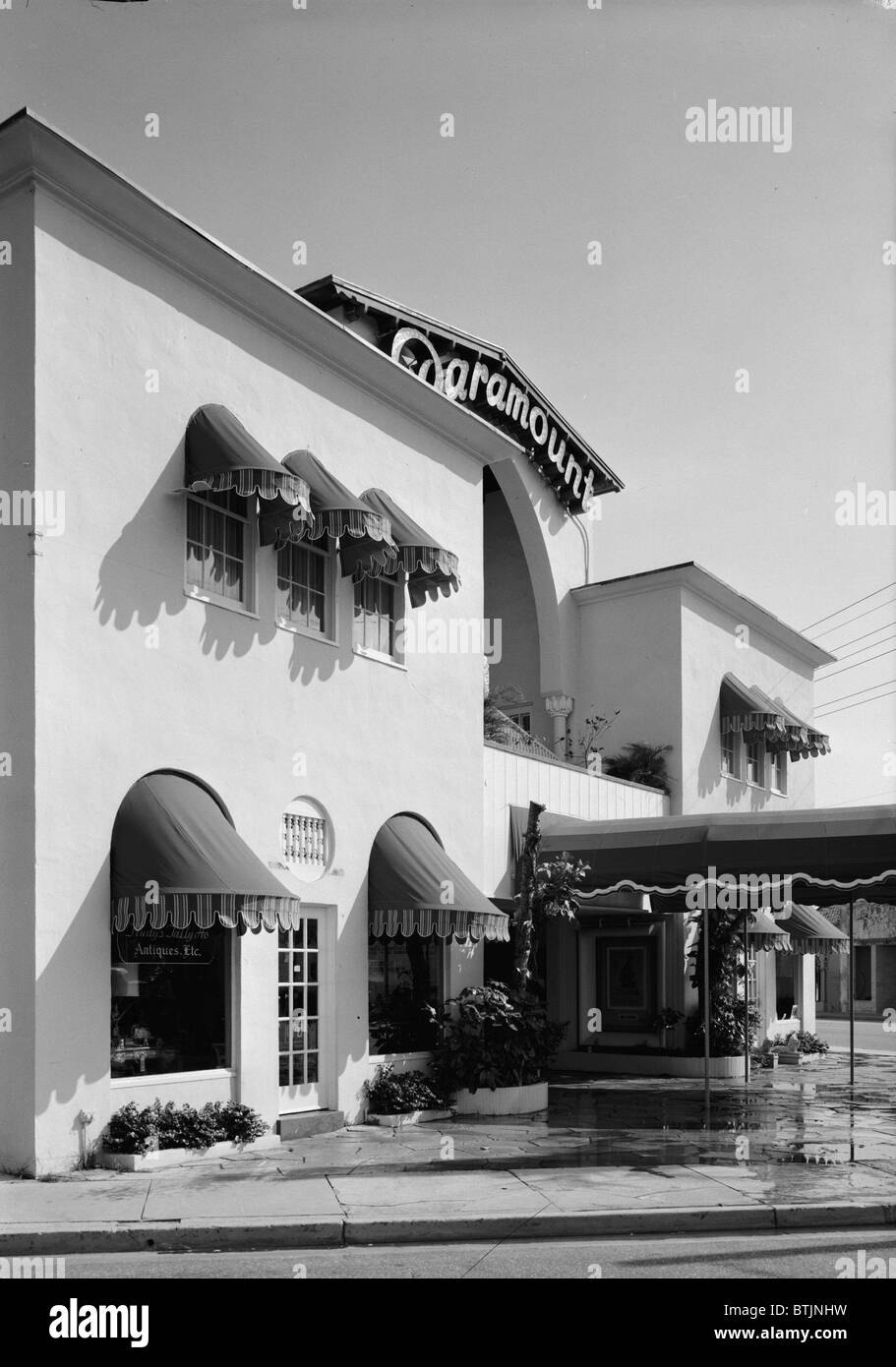 Kinos, die Paramount Theater, außen, Baujahr 1926, Sunrise Avenue & North County Road, Palm Beach, Florida, ca. 1970er Jahre. Stockfoto