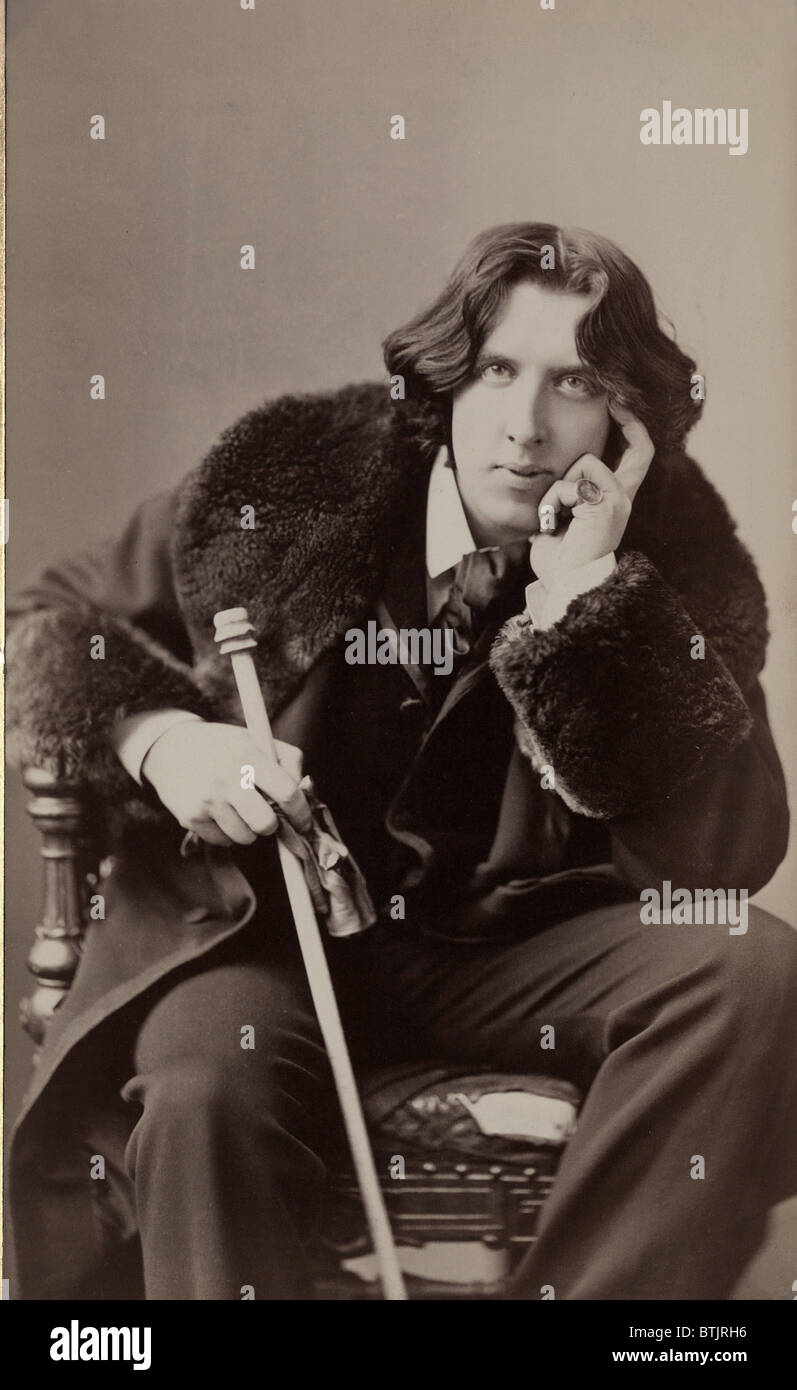 Oscar Wilde (1854-1900) irische literarische Genuis in extravaganten Kostüm. 1882-Studio-Porträt von Napoleon Sarony. Stockfoto