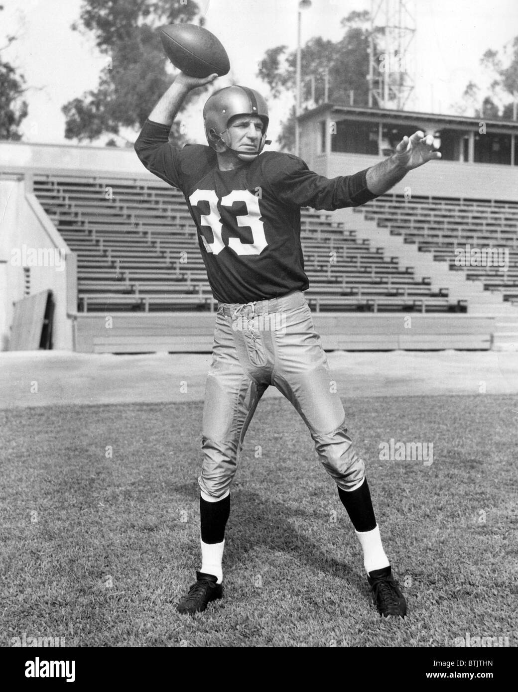 Sammy Baugh, quarterback der Washington Redskins (1937-1952), c. 1962. Stockfoto