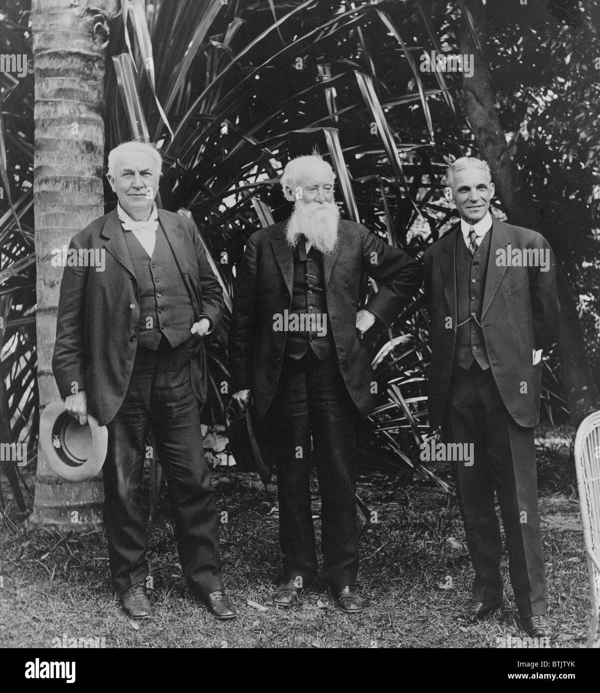 Thomas Edison (1847-1931), John Burroughs (1837-1921), und Henry Ford (1863-1947) im Jahre 1914 in Edisons Haus in ft. Myers, Florida. Stockfoto