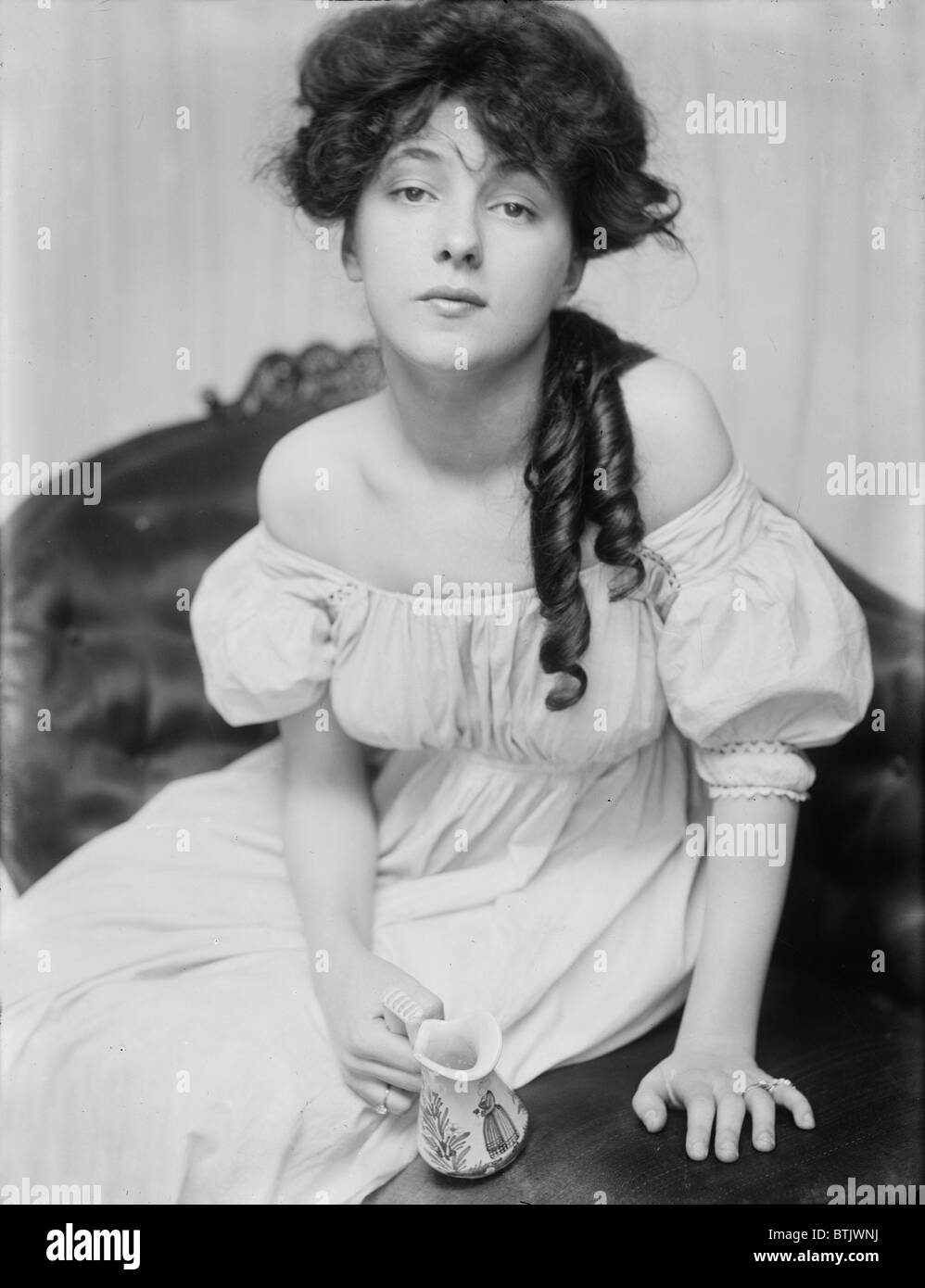 Evelyn Nesbit, Tänzerin und Model, brachte das Studio von Stanford White, Foto von Gertrude Käsebier, c. 1902. Stockfoto